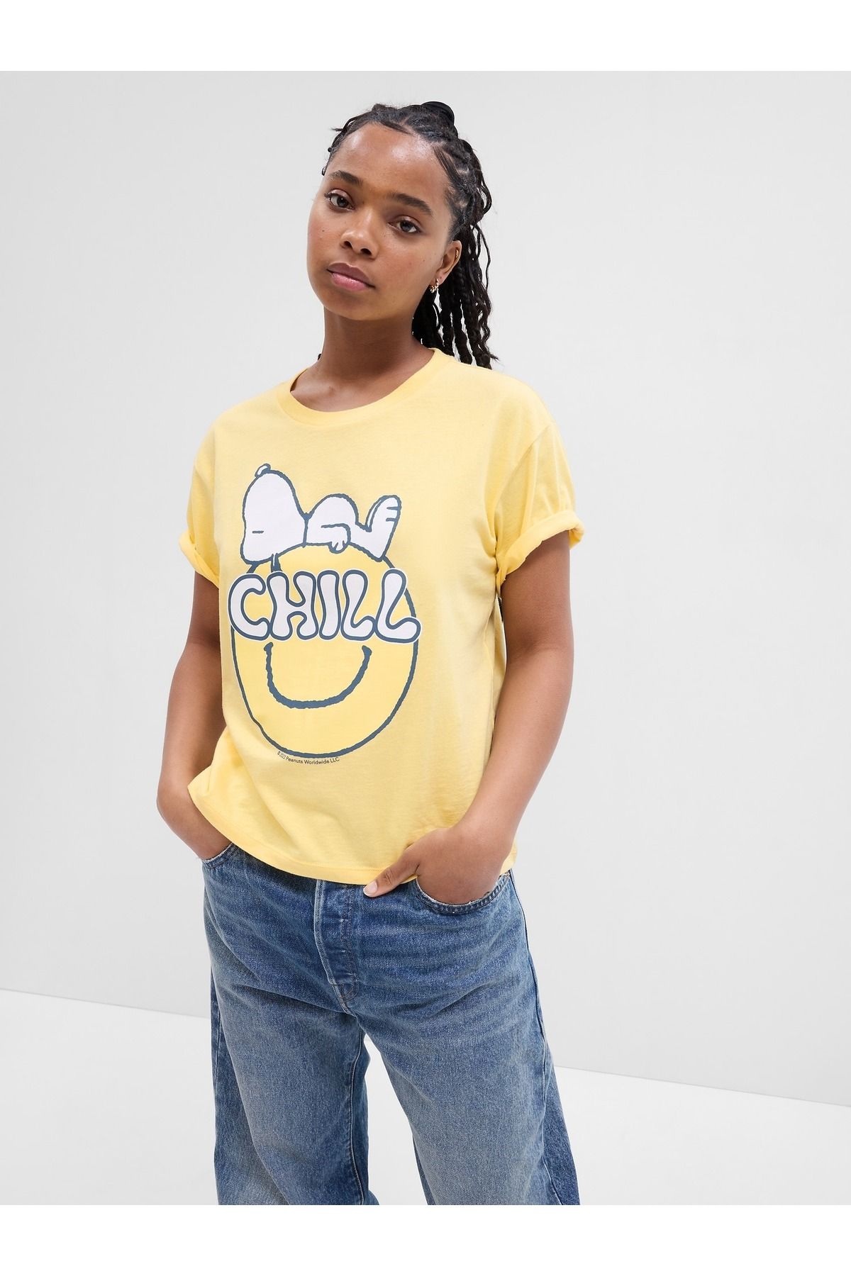 GAP Kadın Sarı Relaxed Peanuts Grafikli T-Shirt