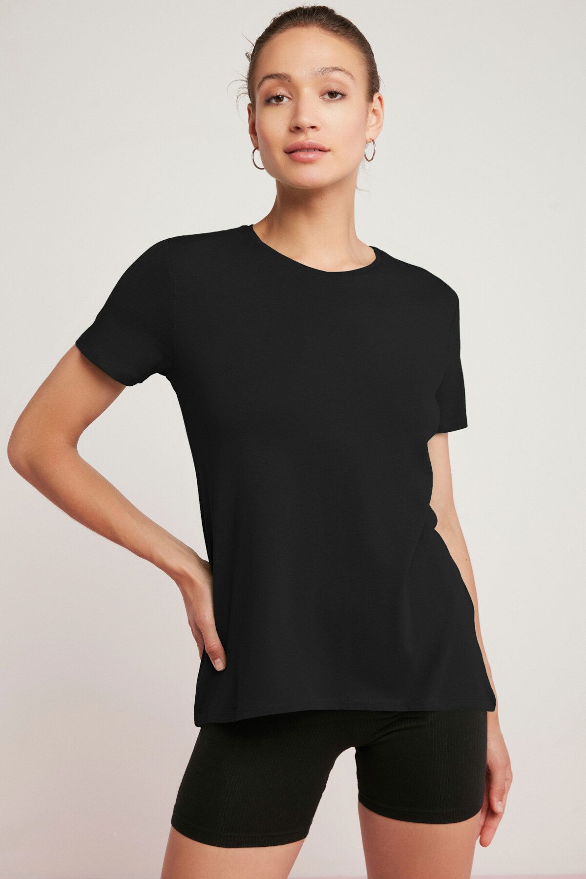 ETHIQUET Tatum Kadın 100% Pamuk Süprem Yuvarlak Yaka Comfort Fit Siyah T-shirt