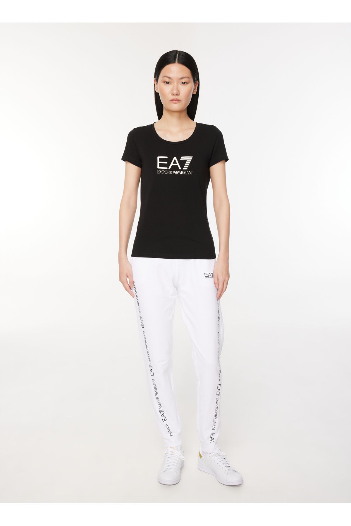 EA7 Bisiklet Yaka Düz Siyah Kadın T-shirt 8ntt66