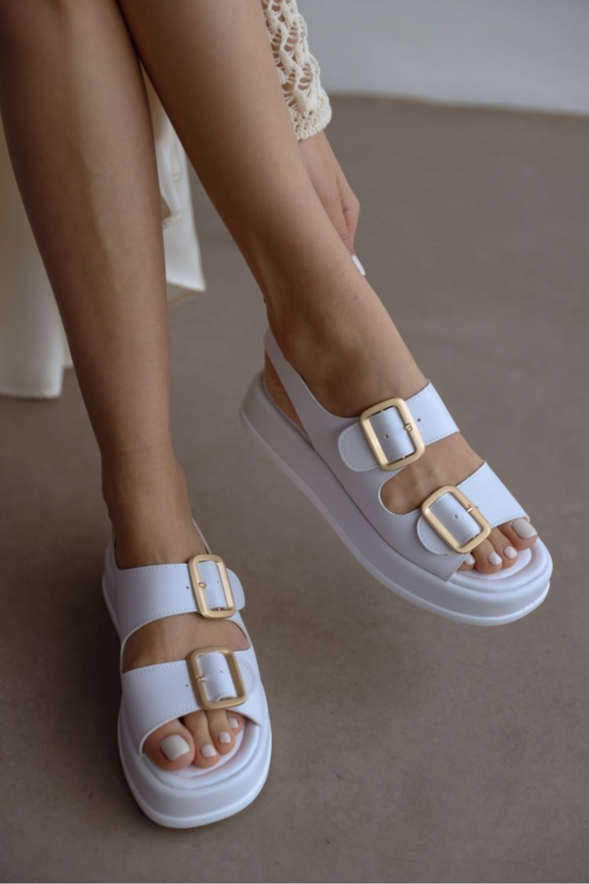 selinshoes Minella Çift Toka Detaylı Kadın Sandalet -  BEYAZ