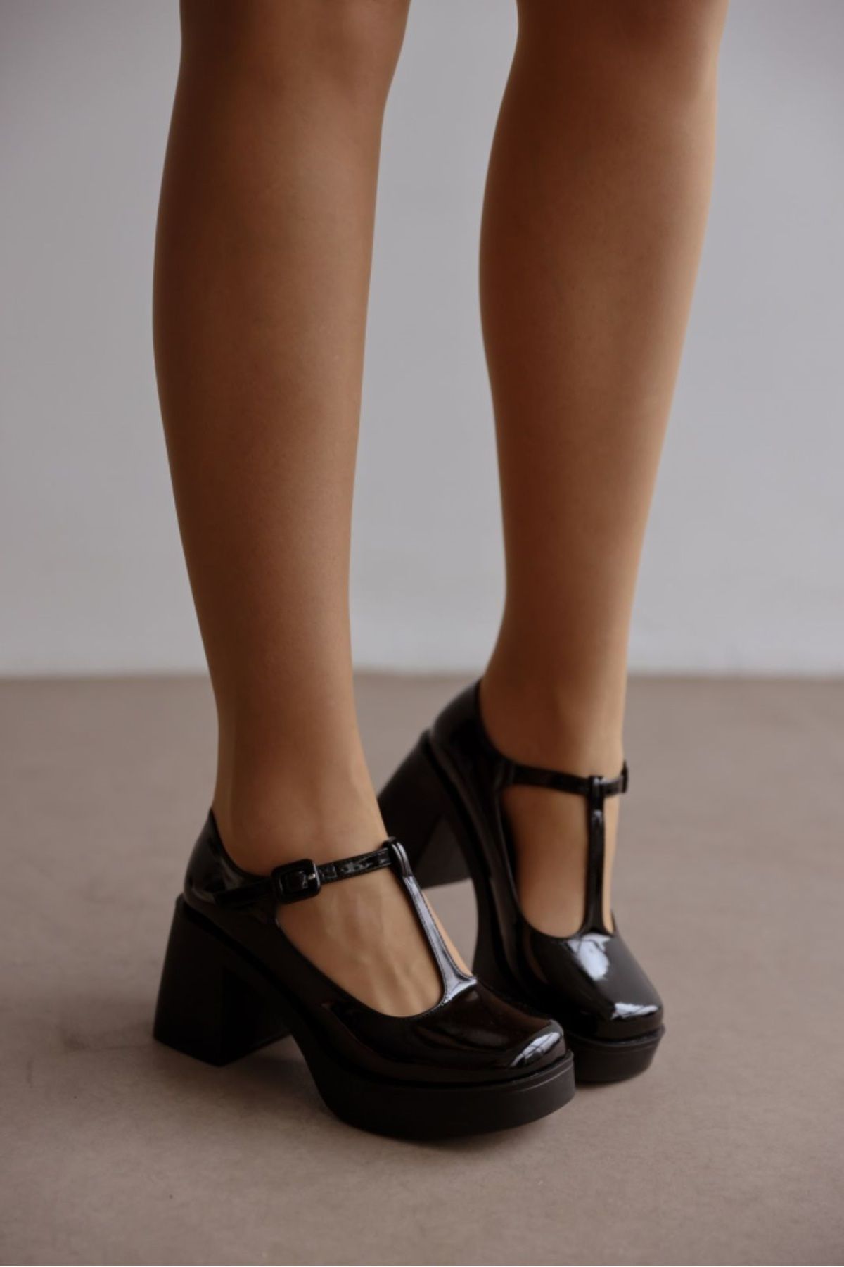 selinshoes Mendes Bant Detaylı Platformlu Kadın Topuklu Ayakkabı - SİYAH