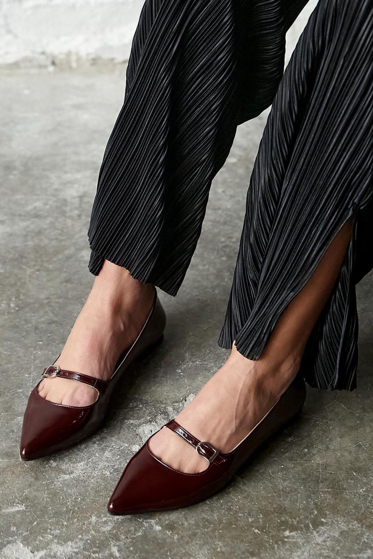 TrendyAnka Kadın Bordo Rugan Babet 2cm Kısa Alçak Topuklu Günlük Kullanım Bantlı Rahat Ayakkabı