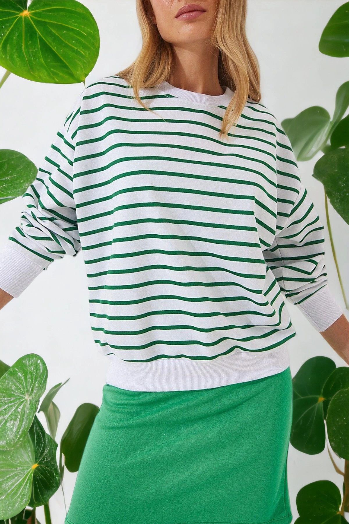 New Laviva Kadın Yeşil Yuvarlak Yaka Uzun Kol Çizgili Kaliteli Kumaş Oversize Kesim Standart Boy Sweatshirt