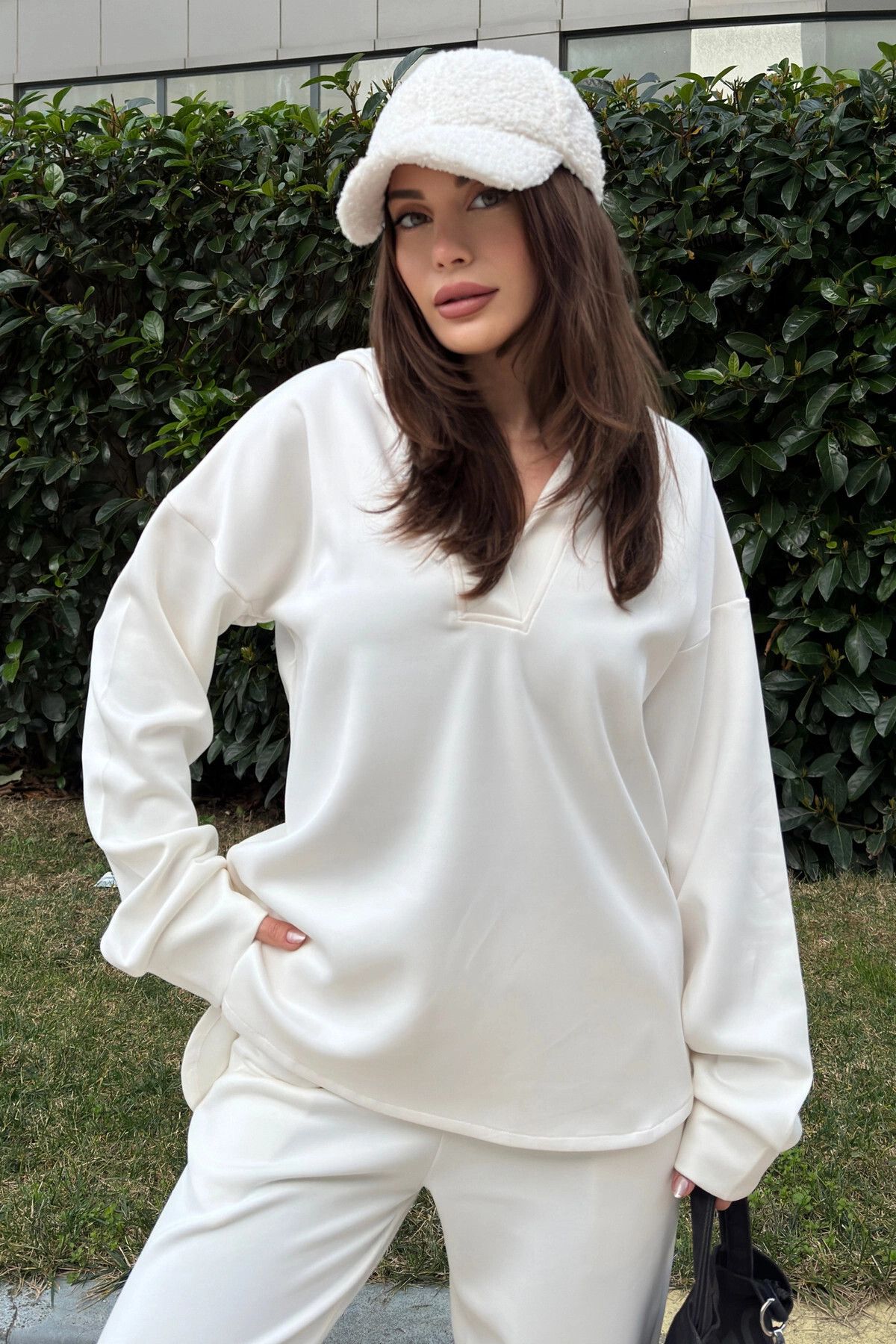 New Laviva Kadın Beyaz Scuba Kumaş, Salaş Kesim, Kapüşonlu Sweatshirt Bluz
