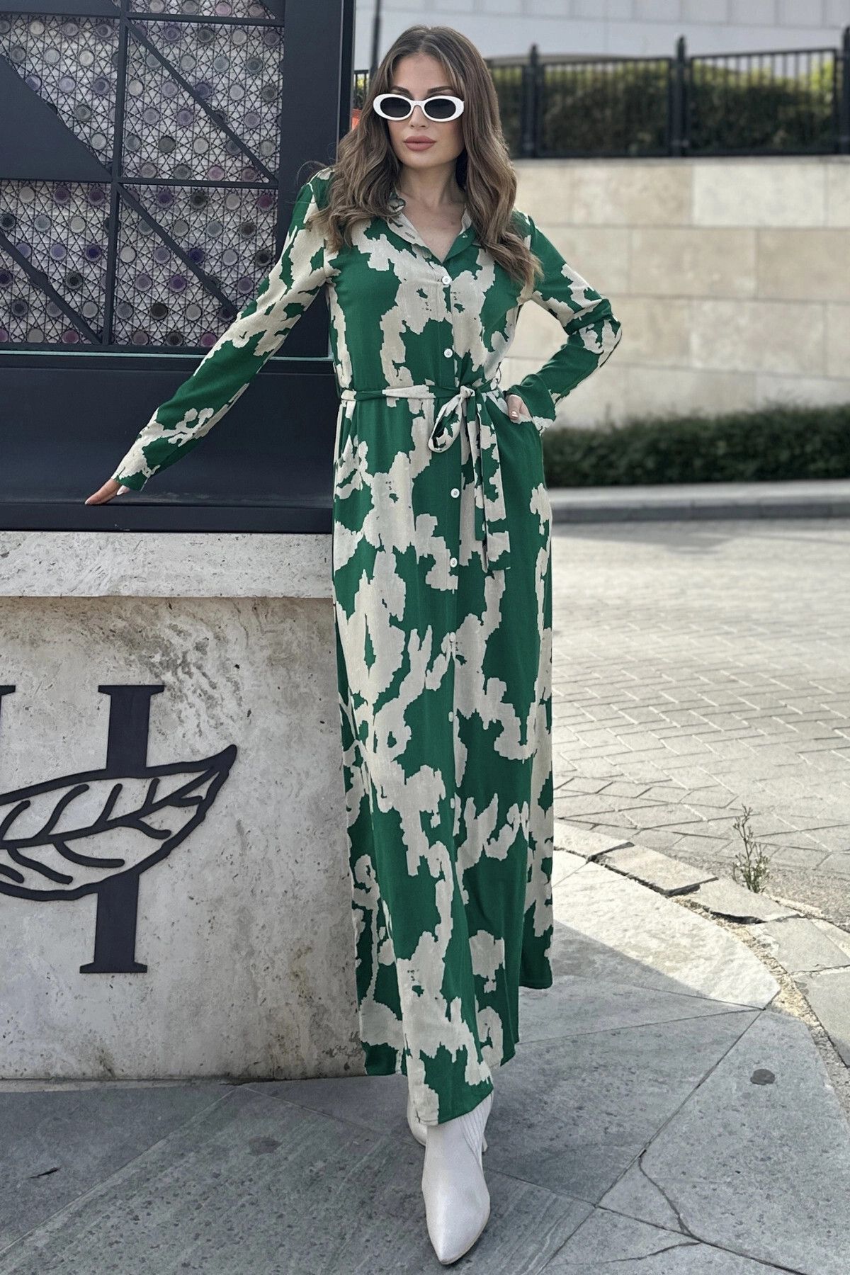 New Laviva Kadın Yeşil & Bej Uzun Kol, Kuşaklı, Yırtmaçlı, Vucüda Oturan Kalıp, Uzun Viskon Gömlek Elbise