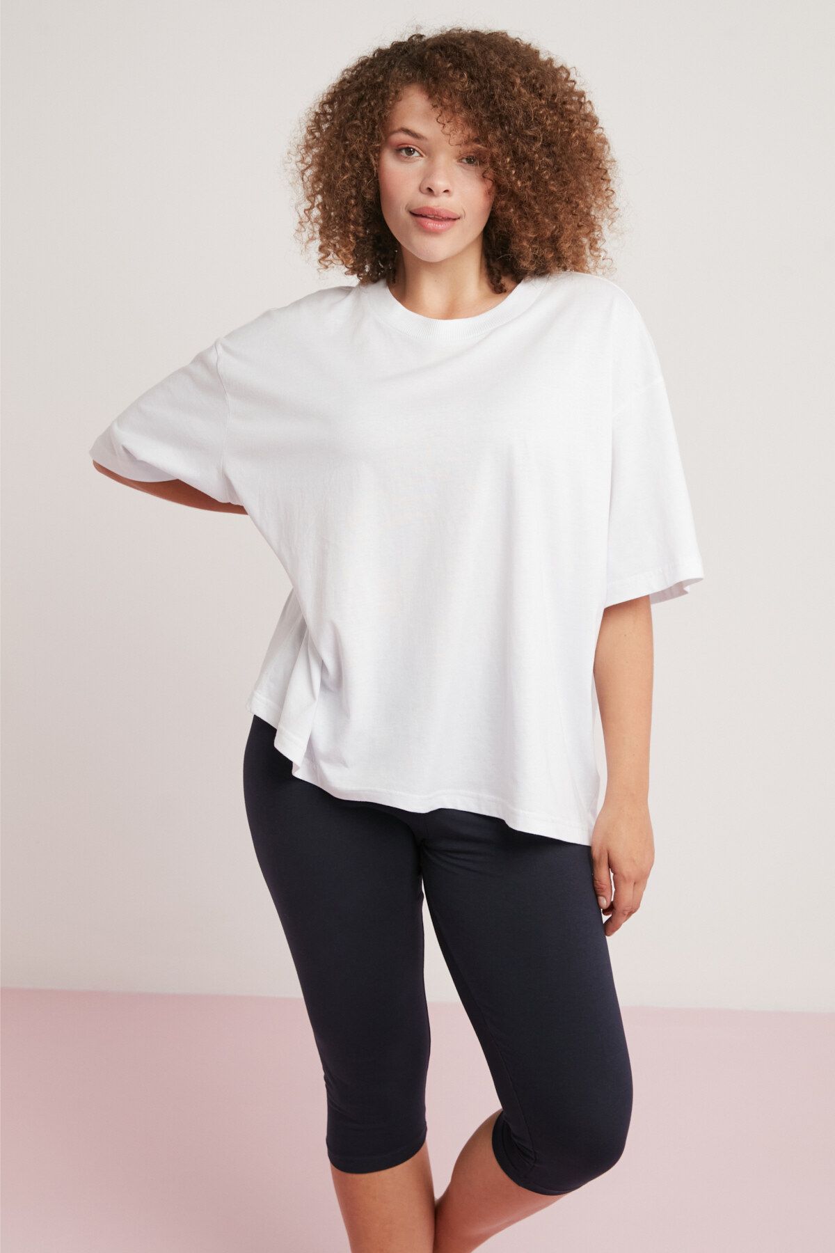 ETHIQUET Allison Kadın 100% Pamuk Oversize Yuvarlak Yaka Yarım Kollu Beyaz Büyük Beden T-shirt