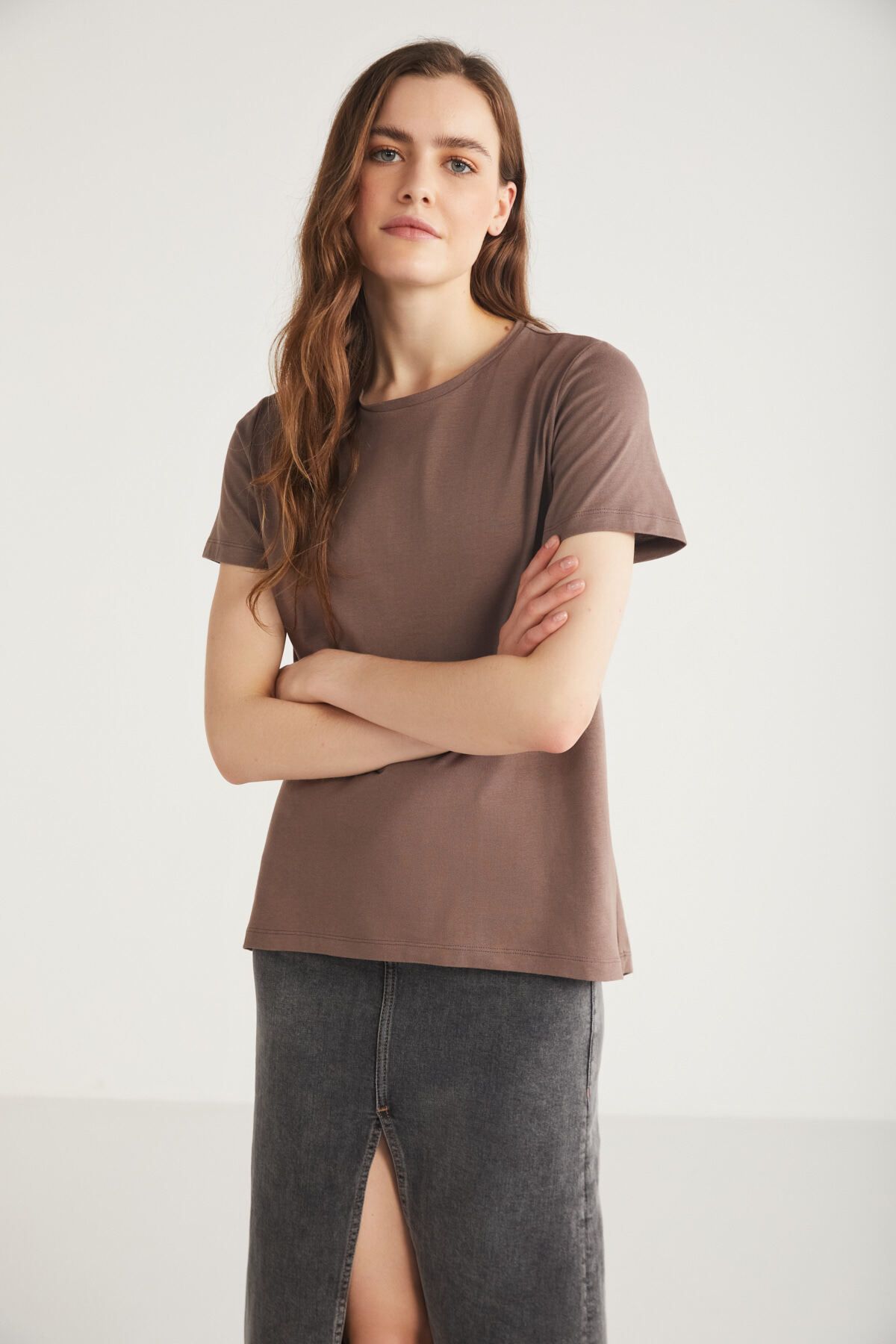 ETHIQUET Tatum Kadın 100% Pamuk Süprem Yuvarlak Yaka Comfort Fit Kahverengi T-shirt