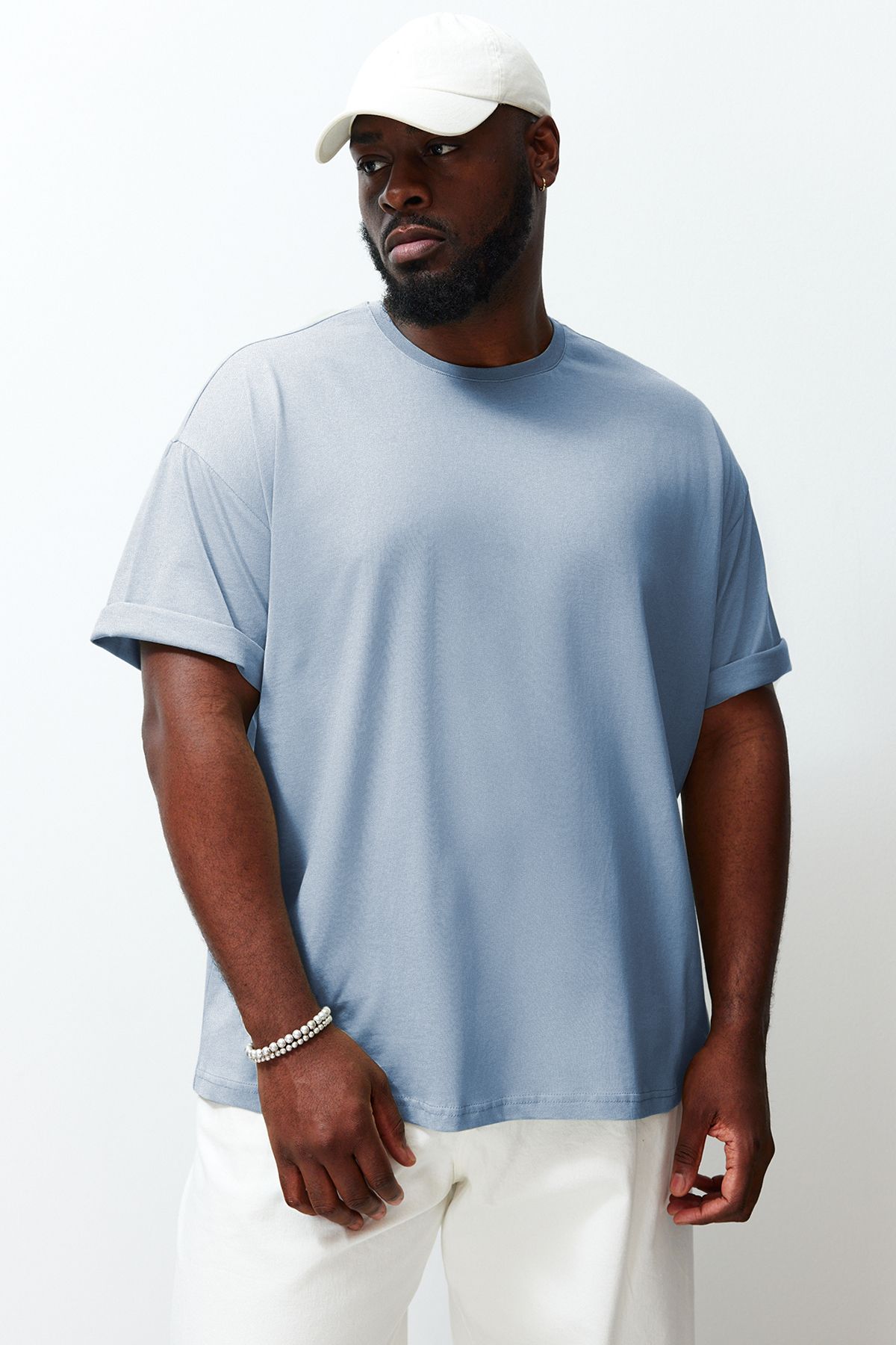 TRENDYOL MAN Açık Mavi   Büyük Beden Oversize Rahat Basic %100 Pamuklu T-Shirt TMNSS23TS00139