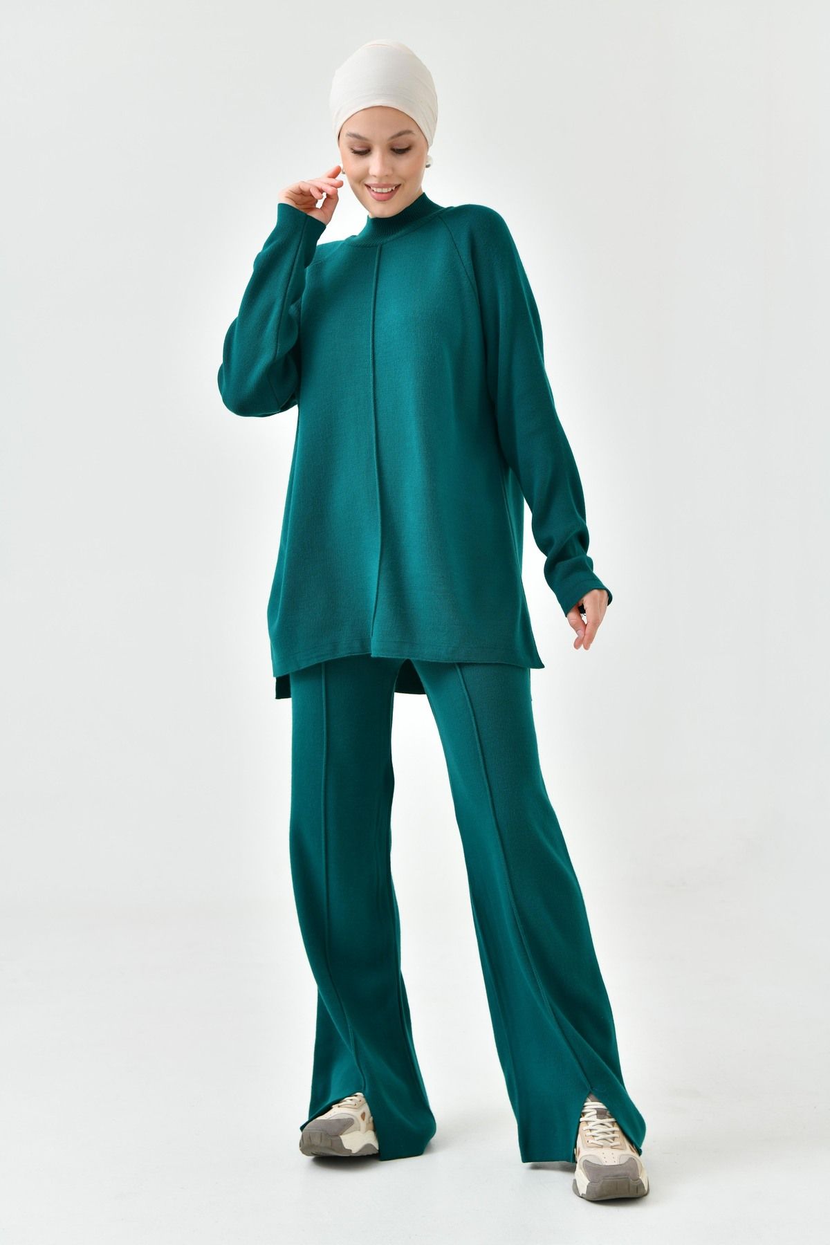 lovebox Modest Triko Kumaş Oversize Yeşil Kazak ve Yüksek Bel Pantolon Tesettür Alt-Üst Triko Takım 1070