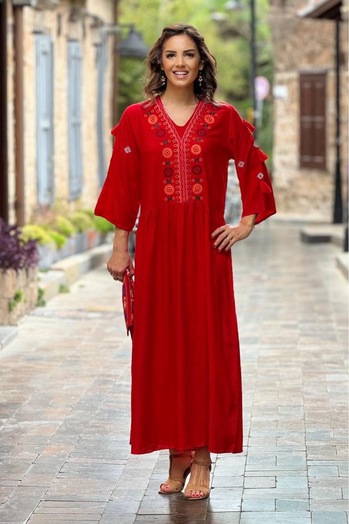 Nevin Kaya Moda Kırmızı Göğsü Halep Nakışlı Elbise