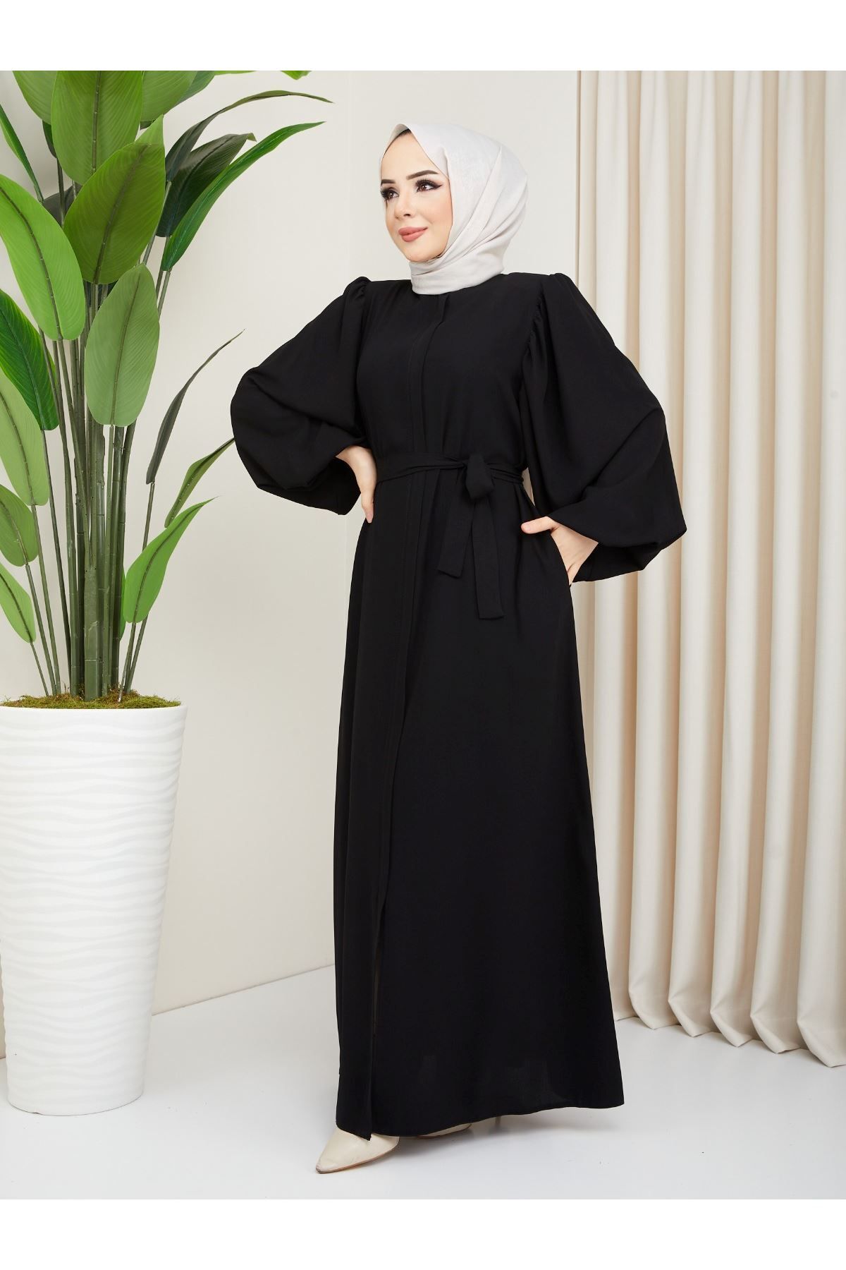 Zeynep Tesettür Ebrar Model Abaya - Siyah