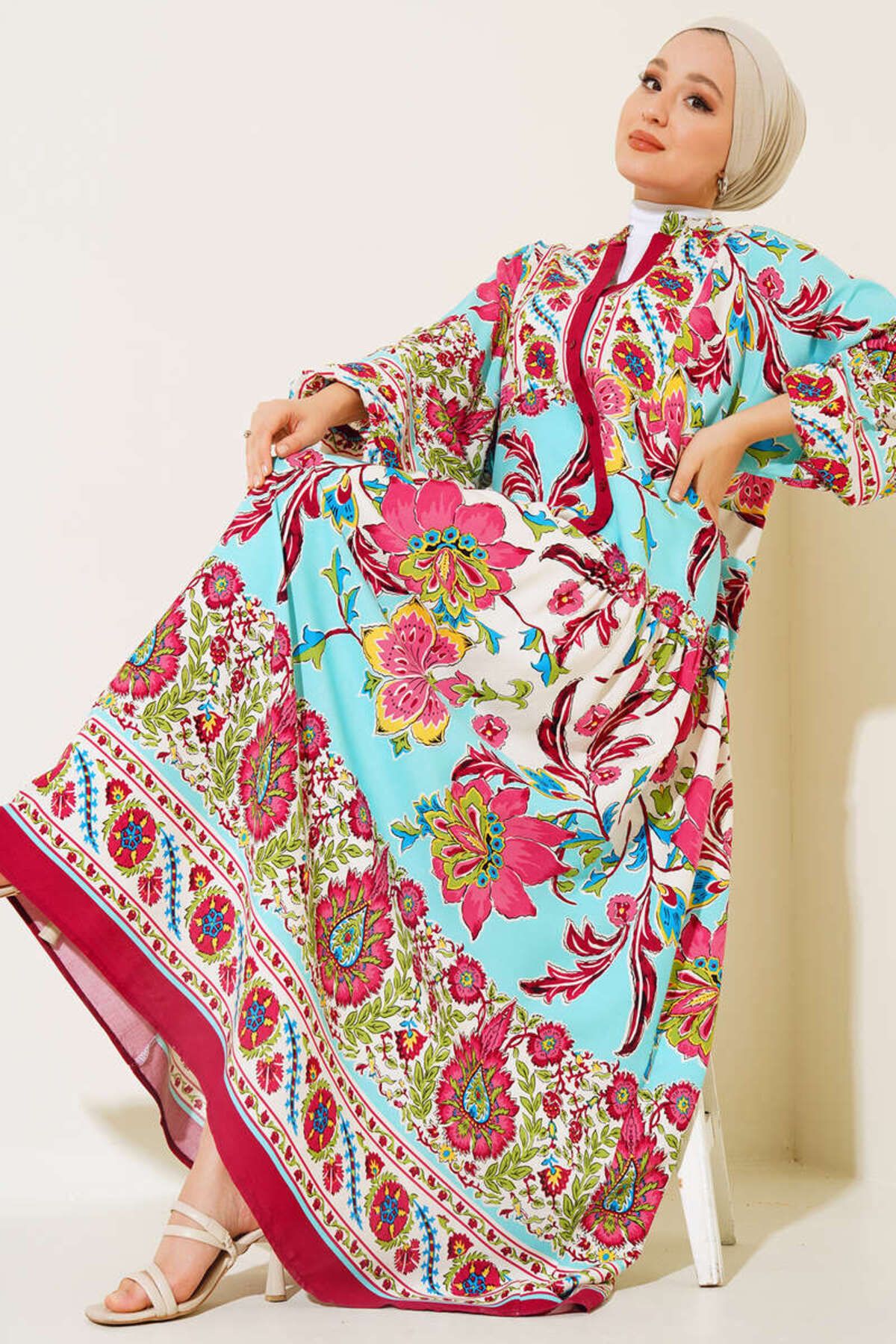 Lavanta Tekstil Çiçekli Yakası Düğmeli Tesettür Elbise