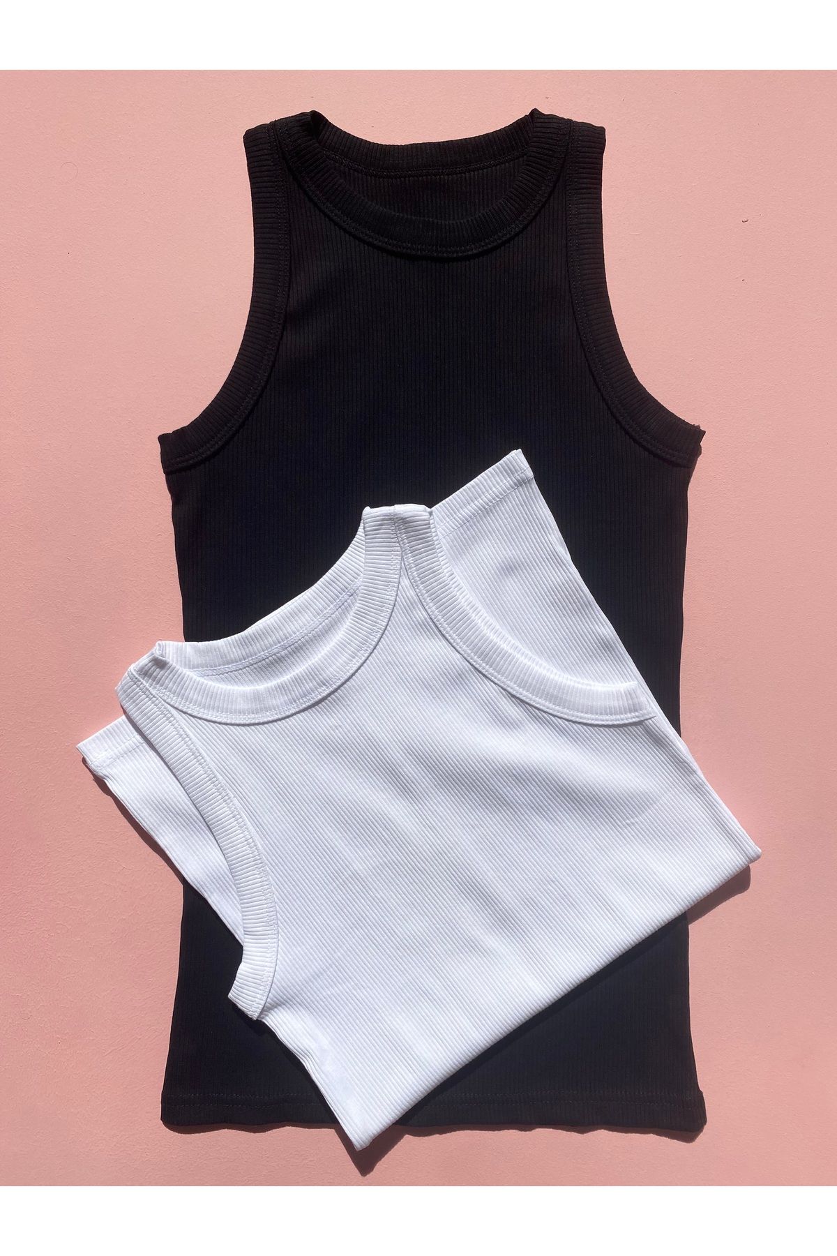 LEYNA BUTİK Fitilli Pamuklu 2'li Siyah ve Beyaz Renk Halter Yaka Örme Kadın T-shirt Atlet