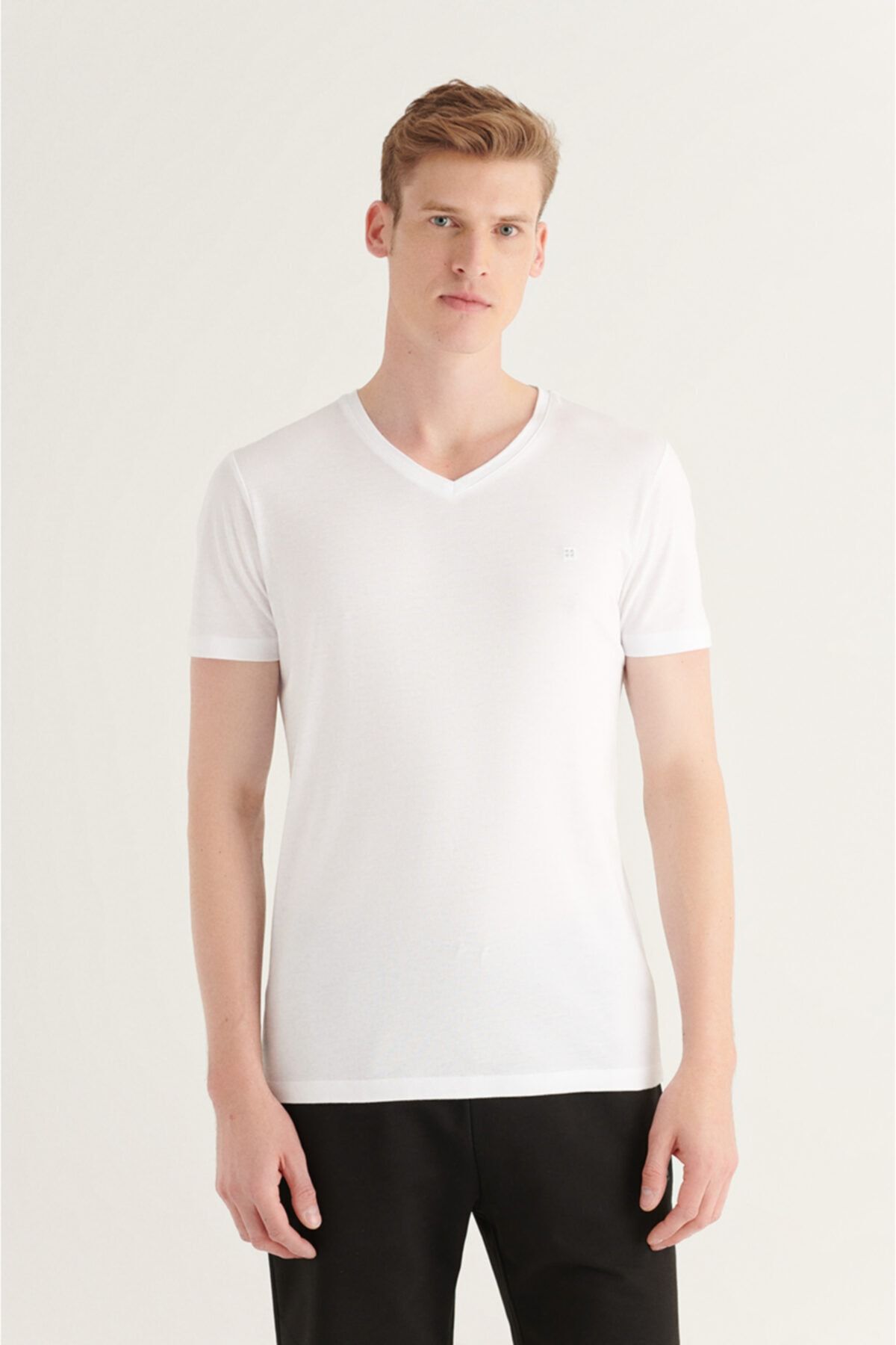 Avva Erkek Beyaz Ultrasoft V Yaka Düz Modal T-shirt A11b1173