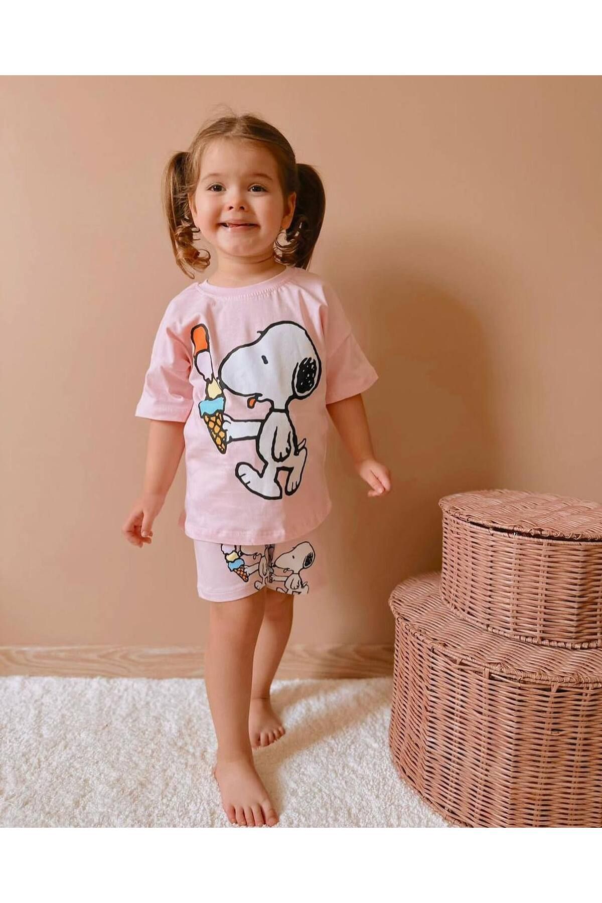 sara tasarım Kız Çocuk Pembe Snoopy Baskılı T-shirt Şort Alt Üst Takım