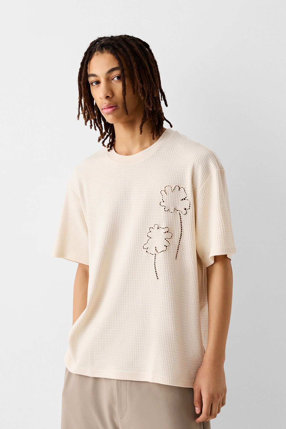 Bershka Kısa kollu işlemeli gofre kumaş t-shirt