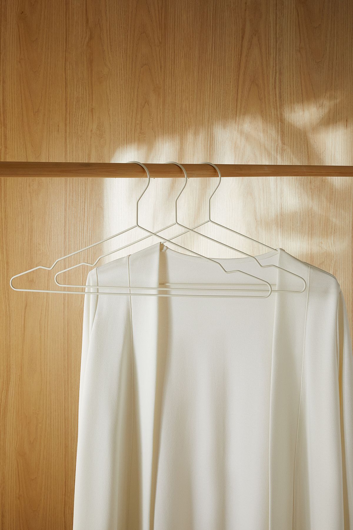 Ocean Home Textile 3 Adet Mat Beyaz Metal Elbise Kıyafet Askısı, Giysi Askısı, Kauçuk Kaplamalı