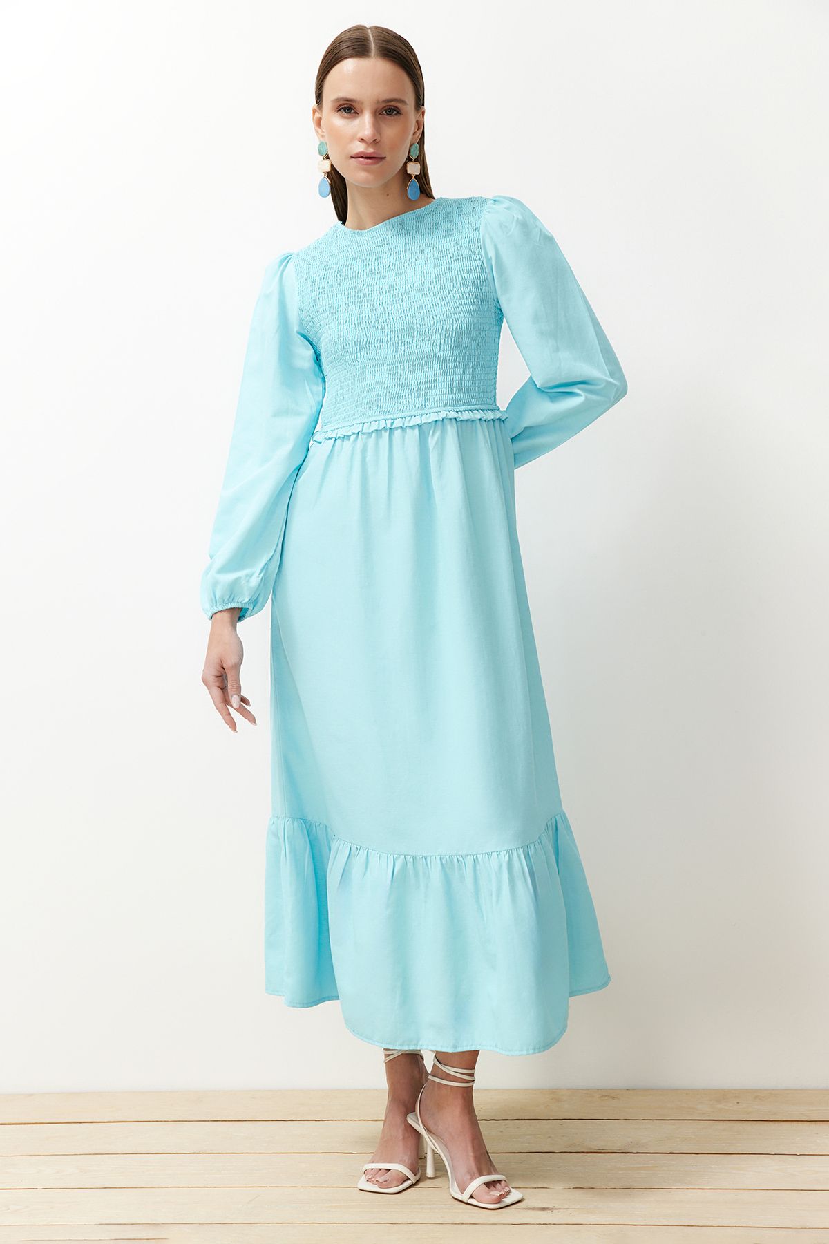 TRENDYOL MODEST Turkuaz Gipe Detaylı Bisiklet Yaka Dokuma Elbise TCTAW22EB0109