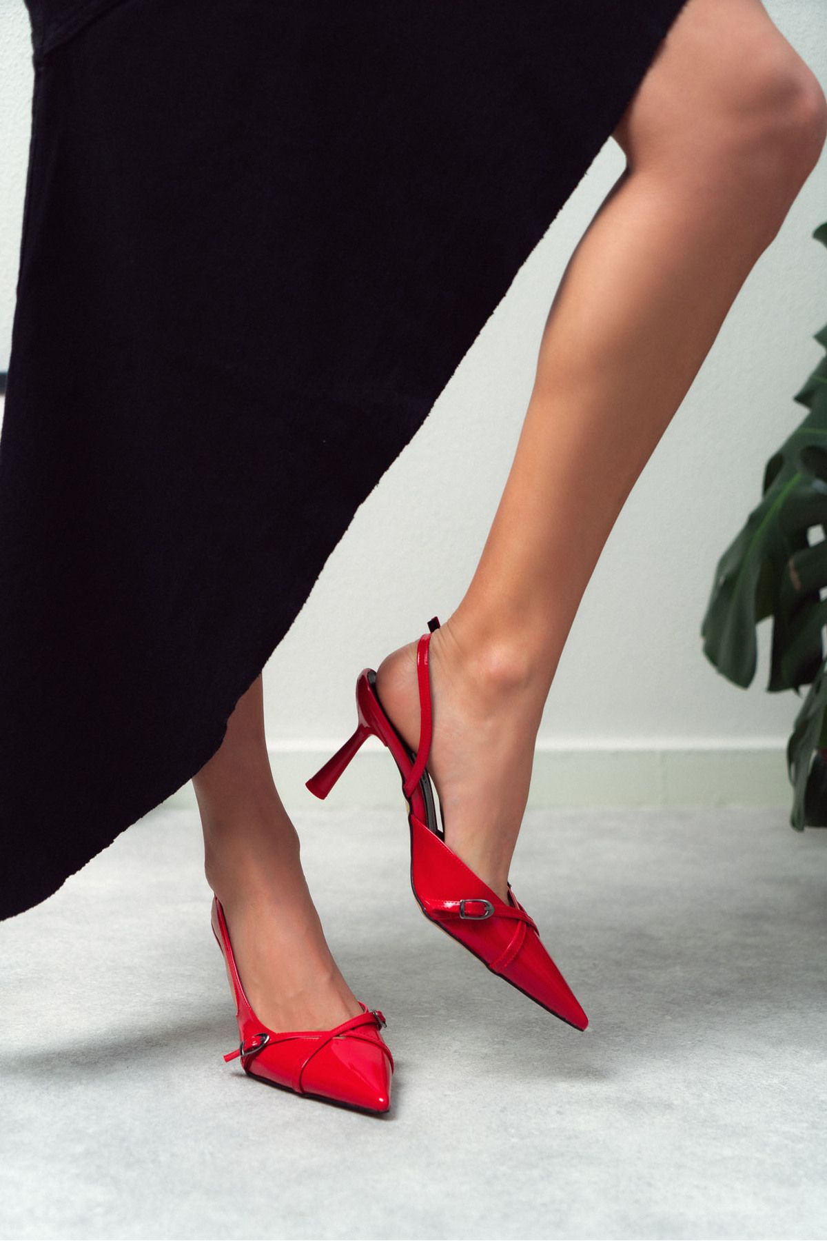 NİŞANTAŞI SHOES X-Wanda Kırmızı Rugan Kemer Detay Bilek Bağlı Kadın Topuklu Ayakkabı