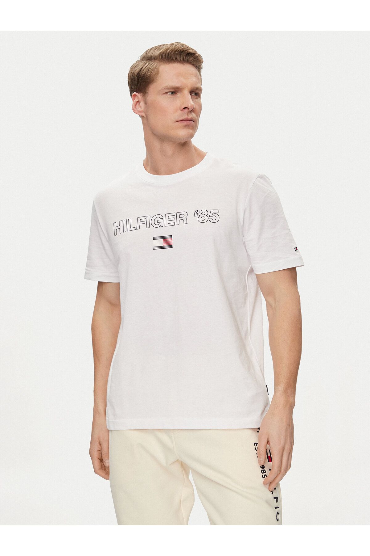 Tommy Hilfiger Erkek Marka Logolu Regular Fit Pamuklu Kısa Kol Beyaz T-Shirt MW0MW34427-YBR