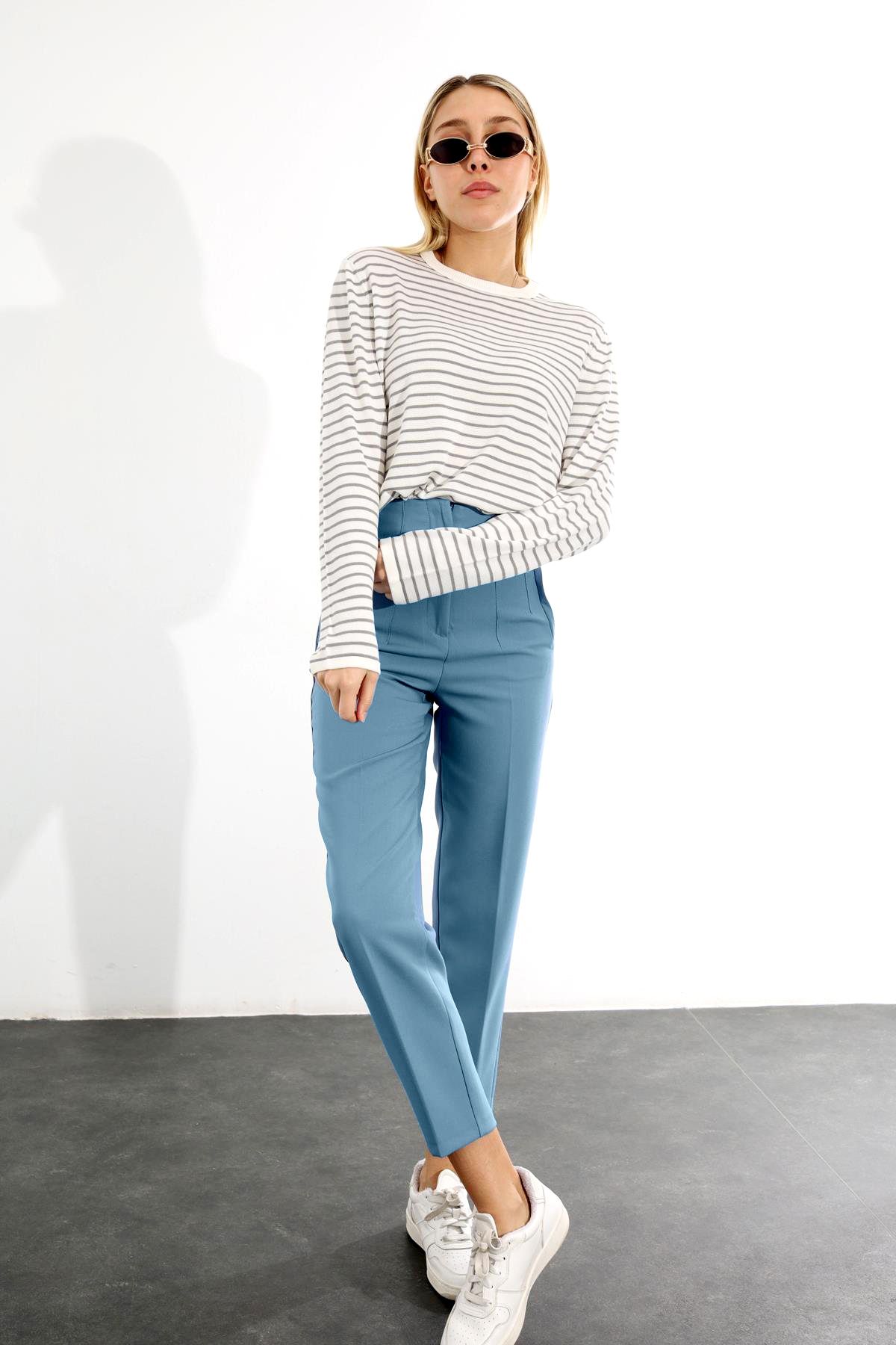 Karol Kadın Açık Mavi Önü Flatolu Yüksek Bel Zr Model Kumaş Pantolon