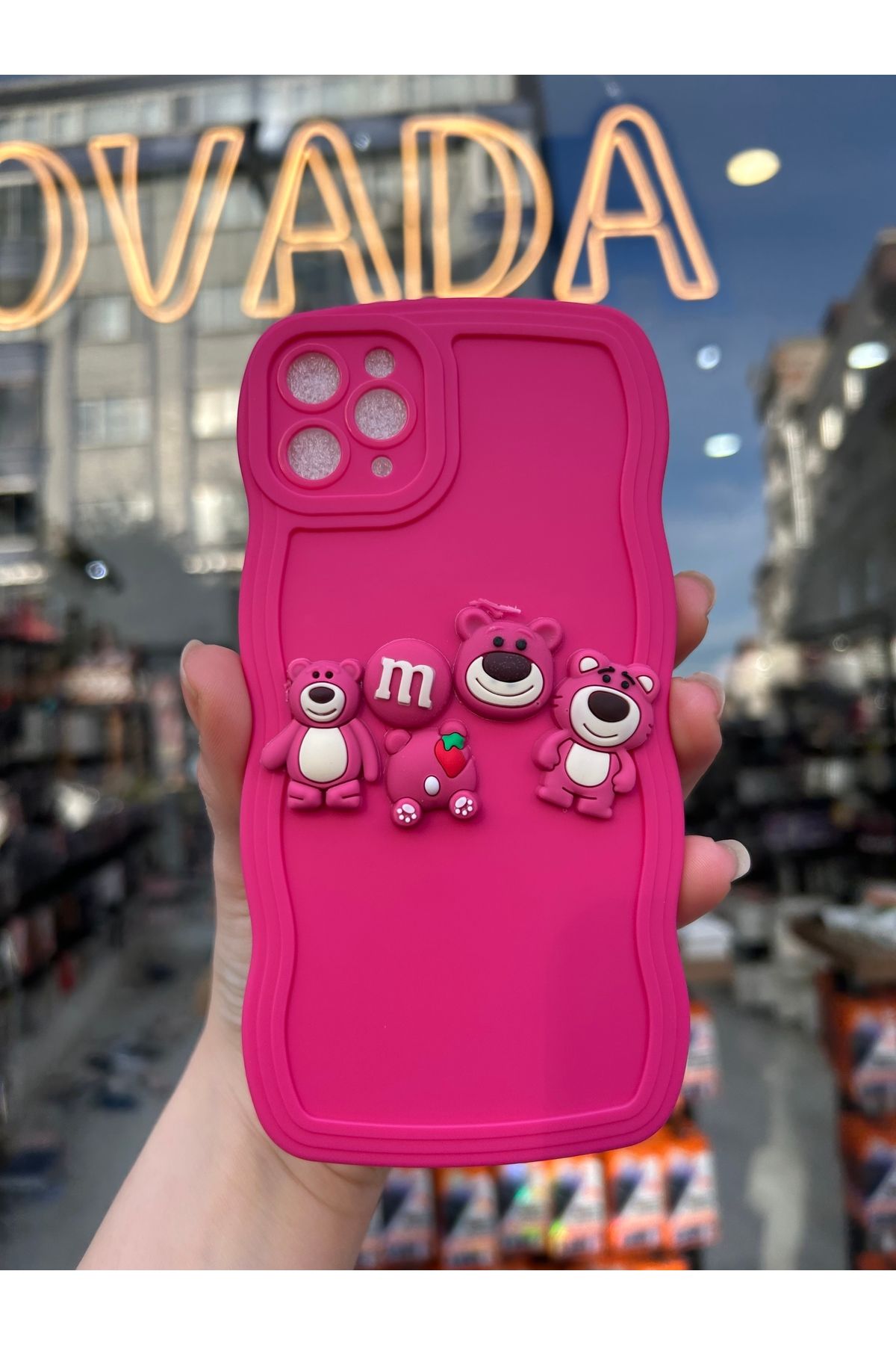 OVADA iPhone 11 Pro Max Uyumlu Kamera Korumalı Dalgalı 3D Şeker Ve Ayıcıklı Kılıf