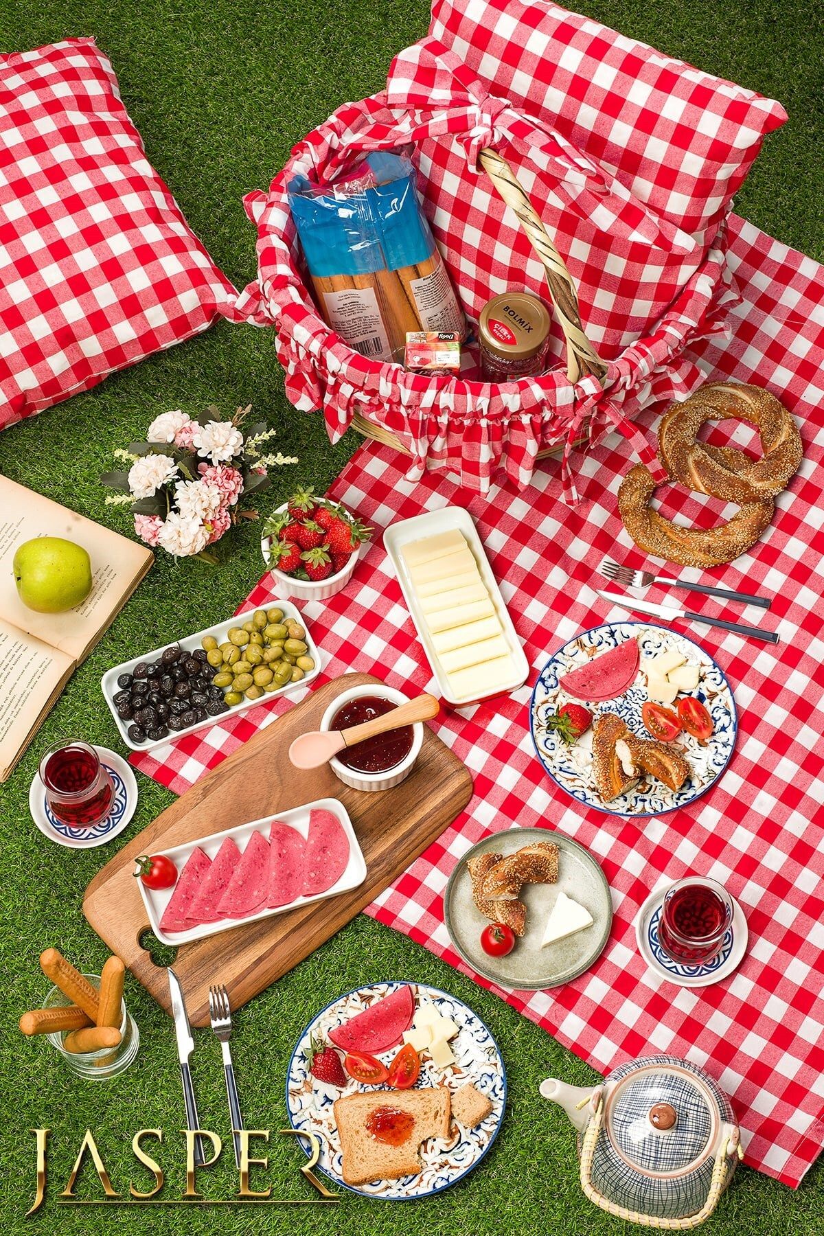 JASPER Piknik Seti 4 Parça Ekoseli Kalın Kareli Kırmızı Hasır Sepet Sofra Yastık