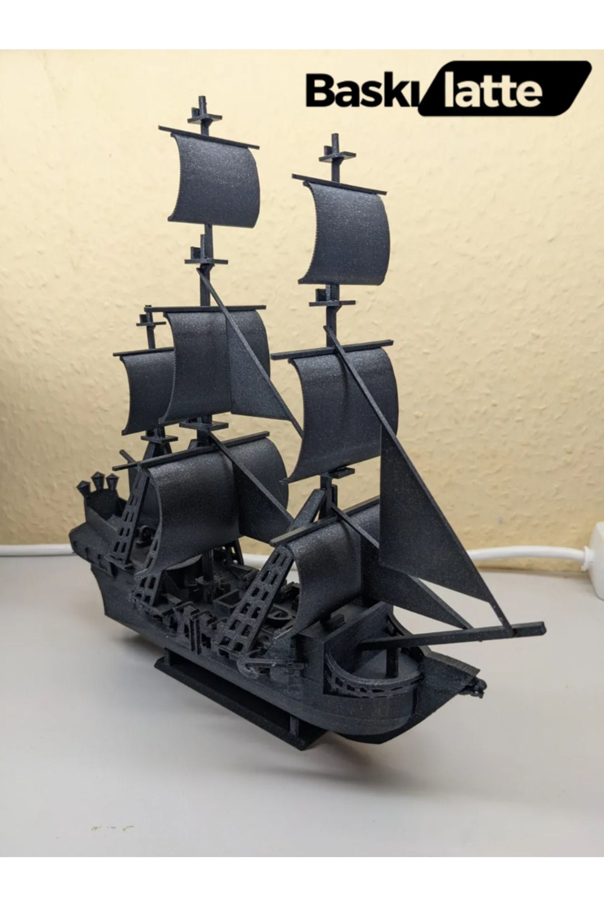 Baskılatte Siyah İnci Gemi Maketi (52 parça halinde gönderilir)