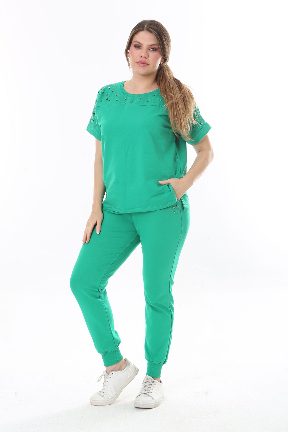 Şans Kadın Büyük Beden Yeşil Taş Detaylı Kısa Kollu Sweatshirt Pantolon Takım 65N37702