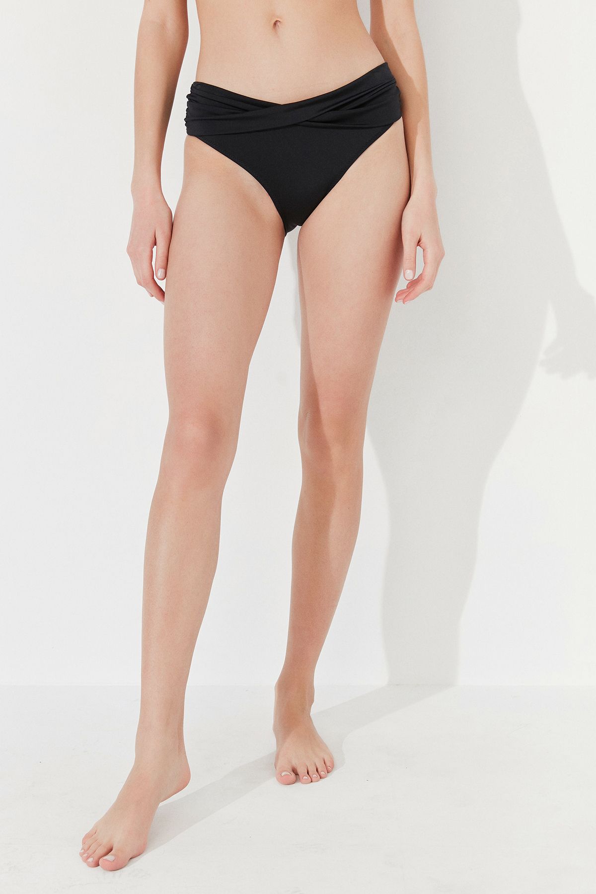 Penti Siyah Basic Twist Çapraz Kumaş Detaylı Bikini Altı
