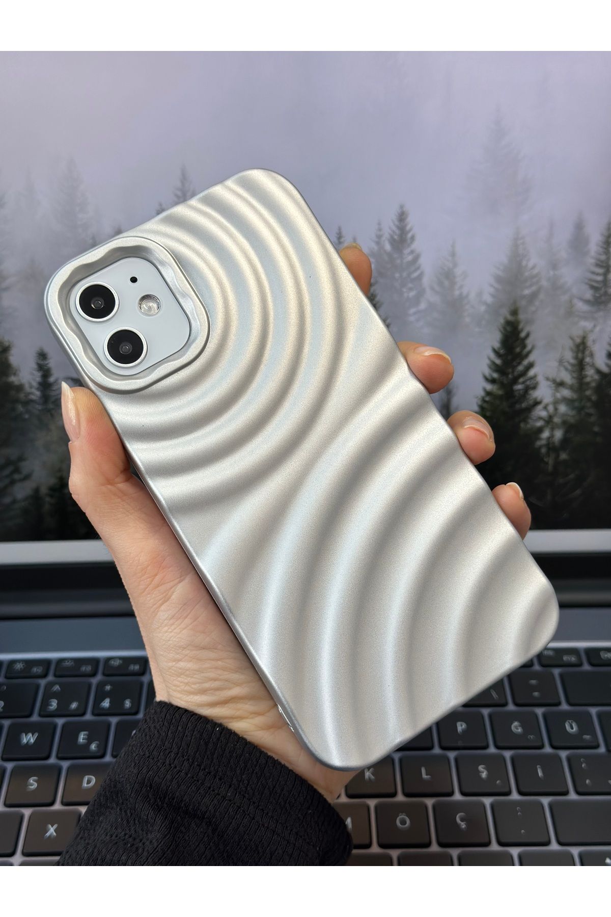 Go Aksesuar Iphone 11 Uyumlu 3d Aurora Kabartma Mat Silikon Kılıf