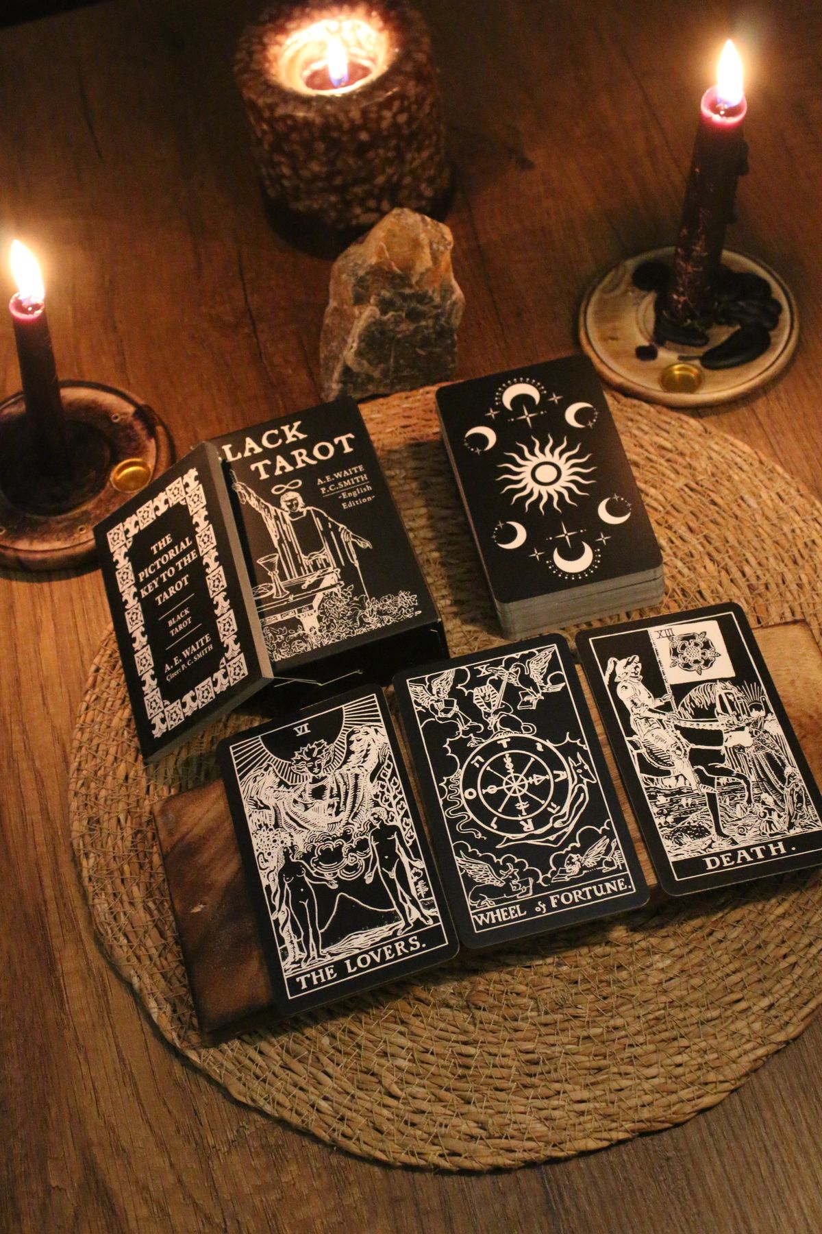 Ekorp Kitap Black White Spiritual Occult Tarot English