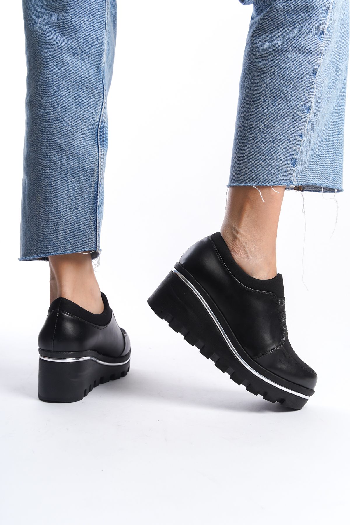ayakkabıhavuzu Kadın Dolgu Topuk Bağcıklı Rahat Ayakkabı - Kalıp 1 Numara Küçüktür ( Bir Beden Büyük Alınız )