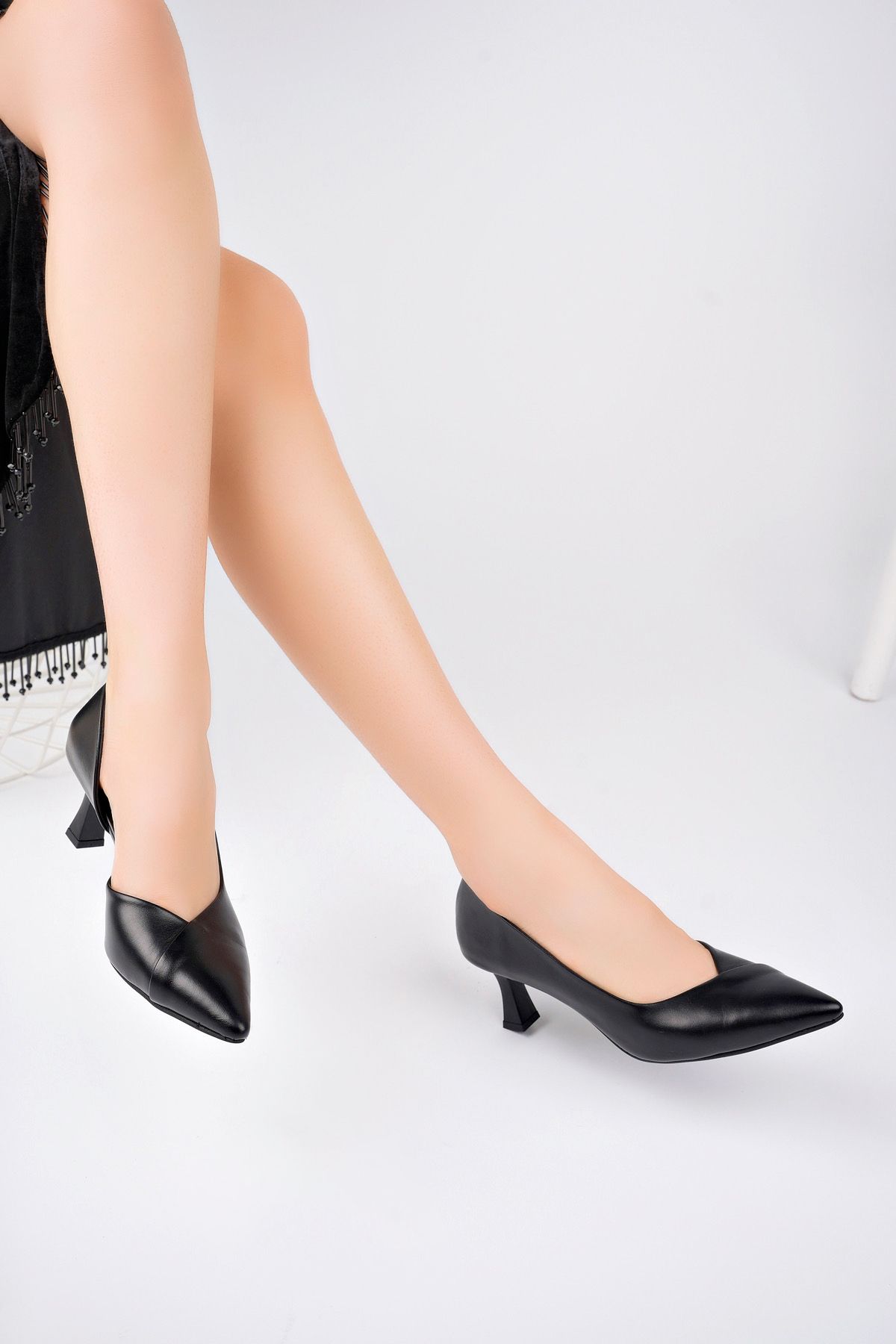 Deripabuc Hakiki Deri Siyah Kadın Deri Topuklu Ayakkabı Trc-92281