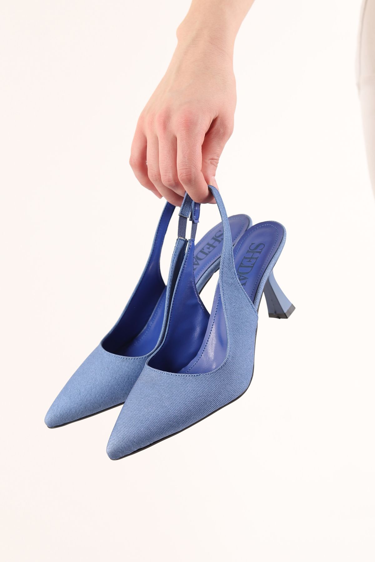 Shedax Kadın Stiletto Arkası Açık Tam Kalıp 7 Cm Topuklu Rugan Ayakkabı