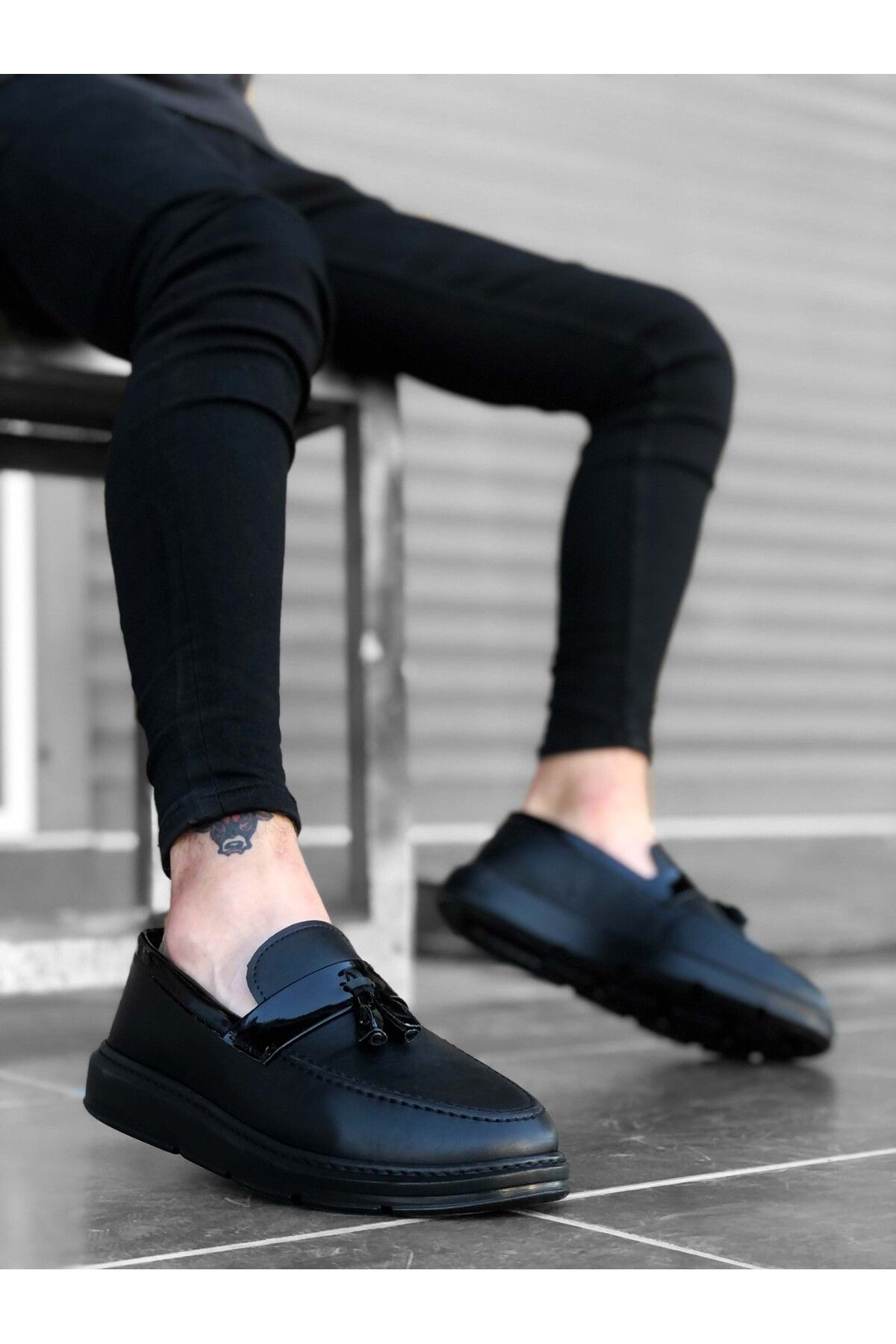 BOA BA0005 Bağcıksız Yüksek Taban Klasik Siyah Parlak Kuşaklı Püsküllü Erkek Ayakkabı