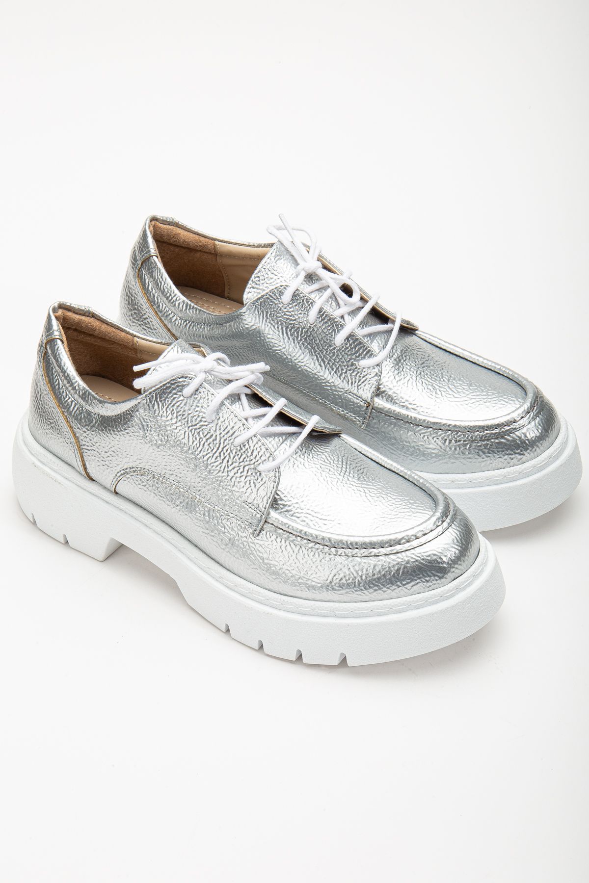 DENORA Gri Gümüş Lame Bağcıklı Mat Cilt Kalın Taban Bağcıklı Oxford Ayakkabı