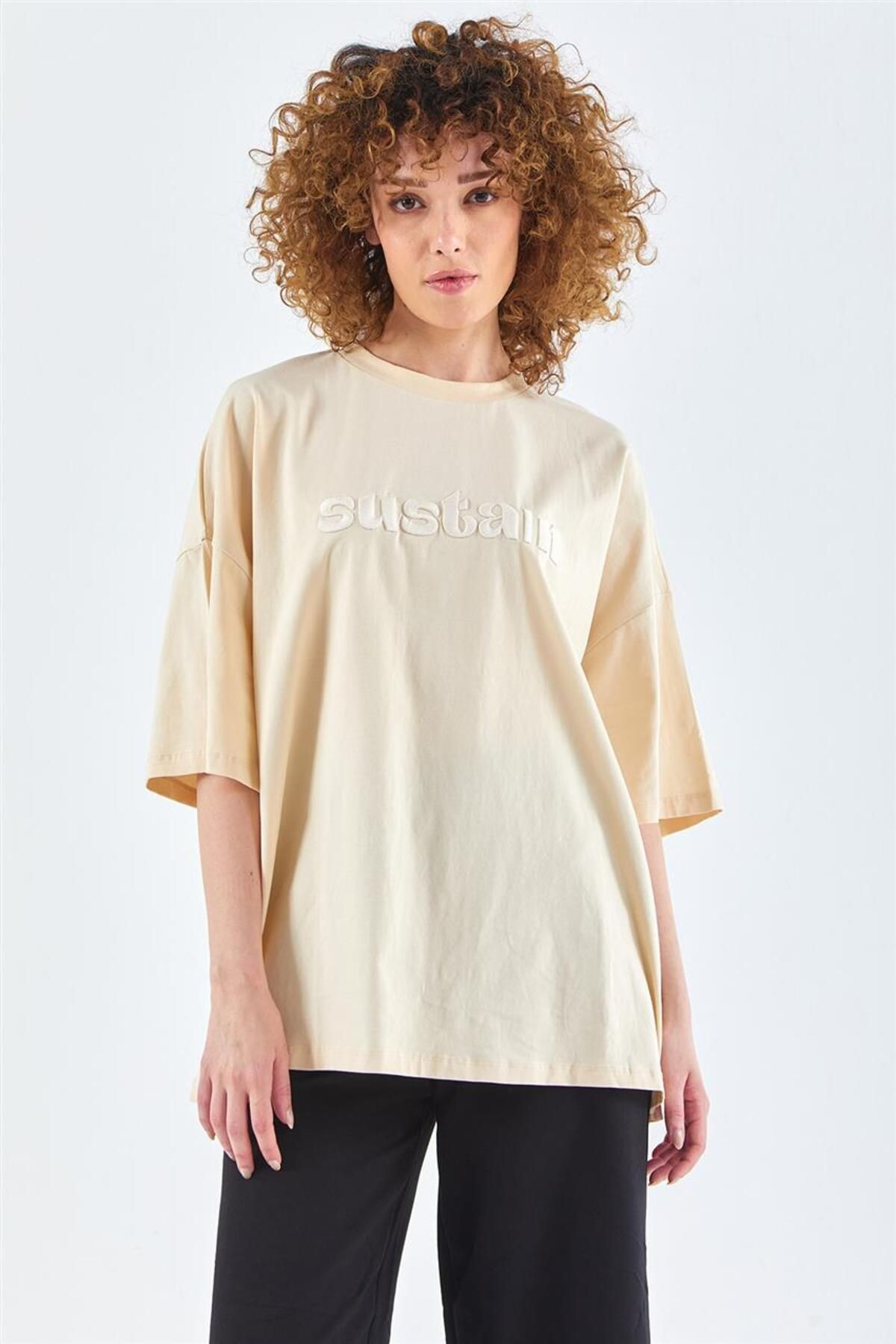 Loreen Yazı İşlemeli Krem Oversize T-Shirt