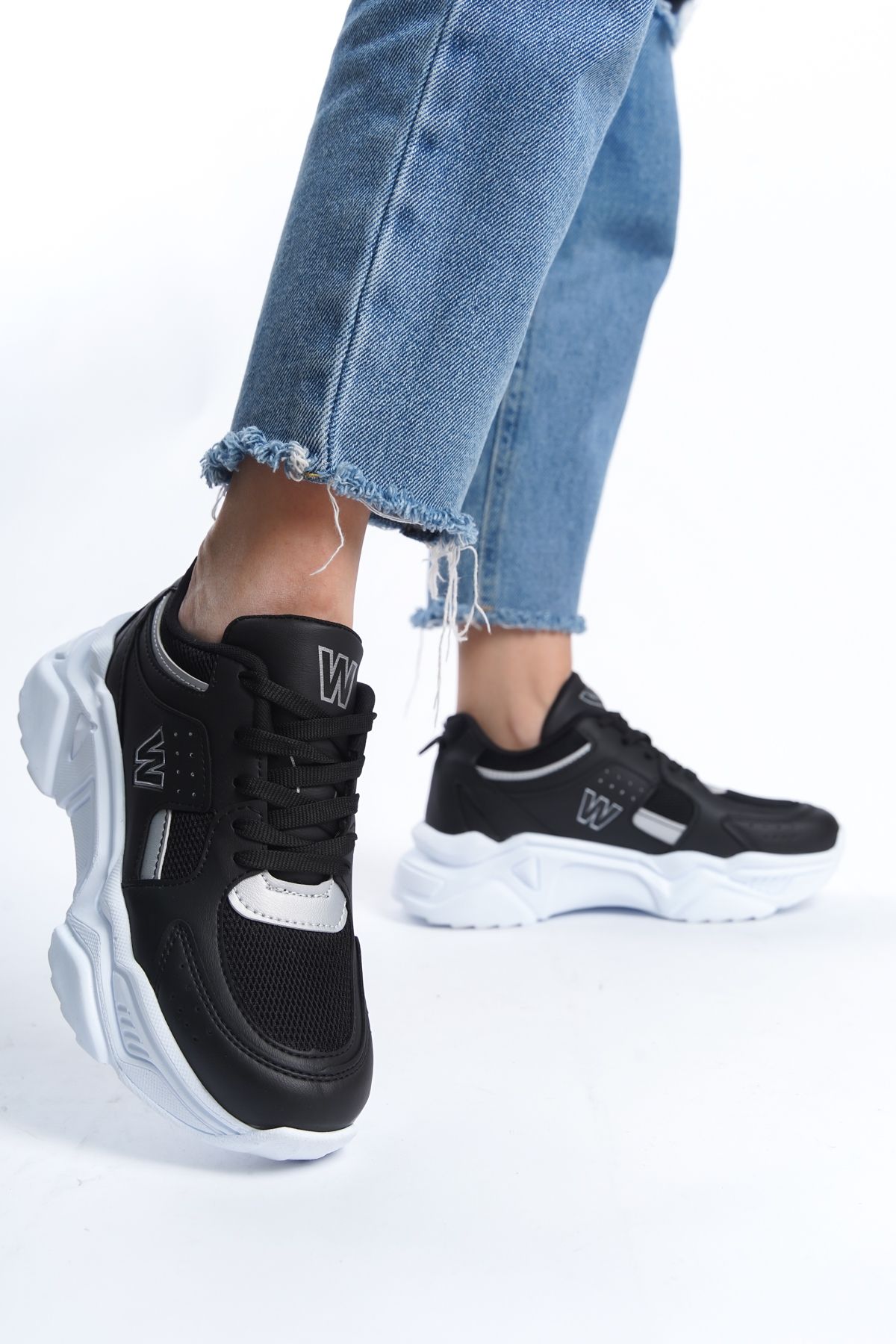 ayakkabıhavuzu Kadın Siyah Bağcıklı Günlük Rahat Tarz Taban Sneaker