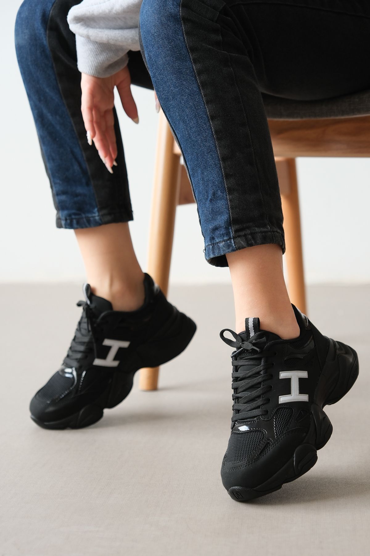 ayakkabıhavuzu Kadın Siyah Süet Sneaker