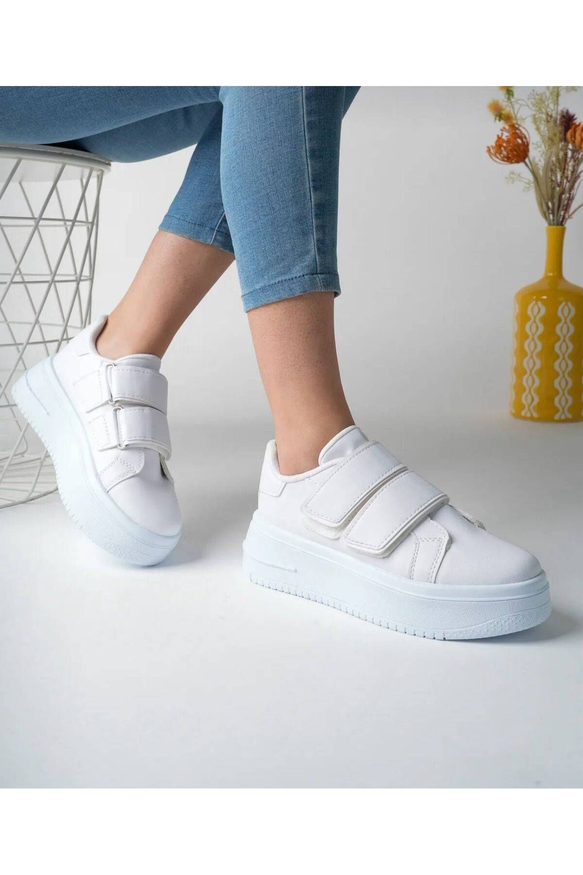 ayakkabıhavuzu Beyaz Yüksek Tabanlı Cırt Bantlı Sneaker