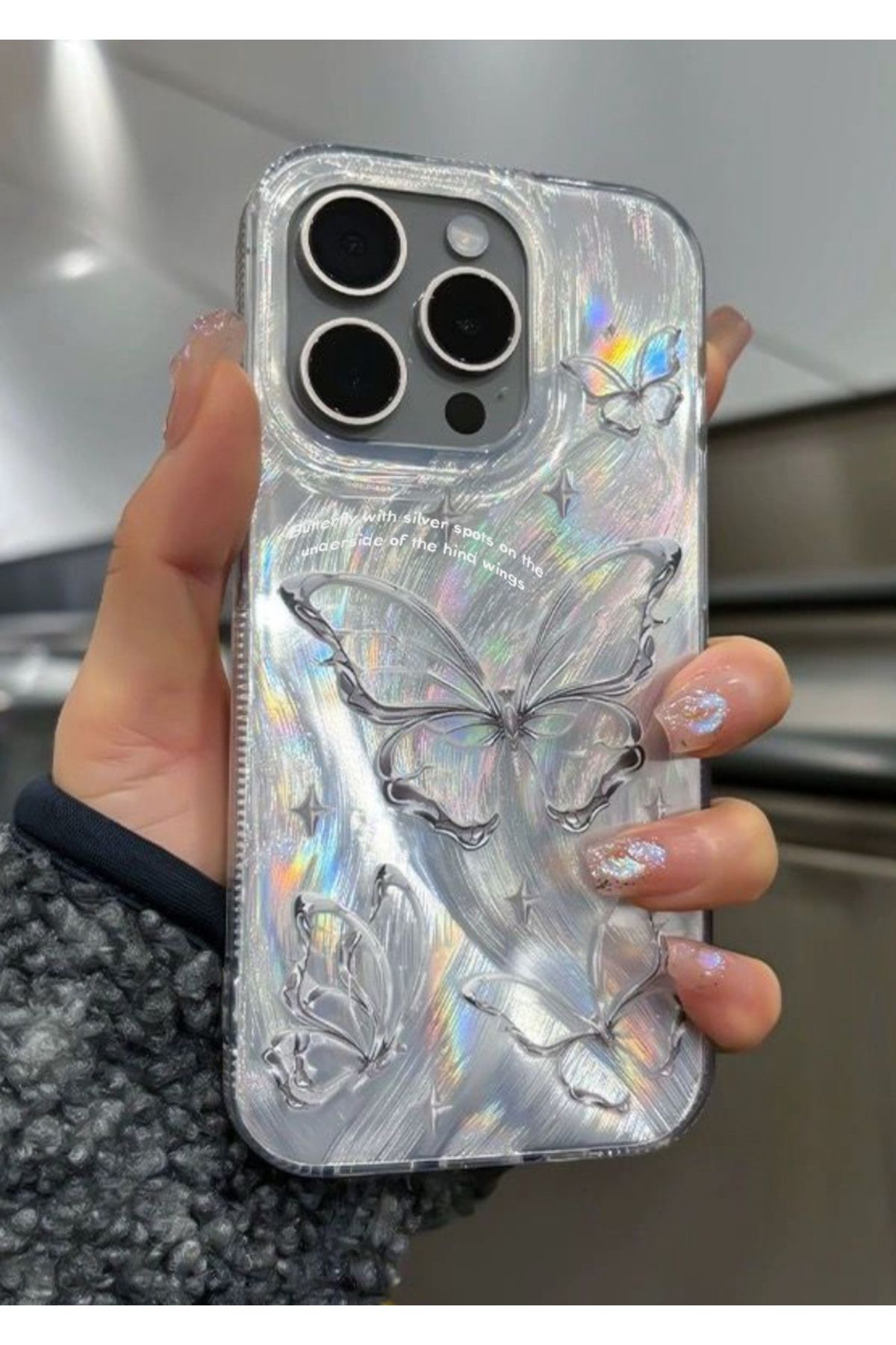 EDELFU İphone 15 Pro Max Hologram Kelebek Baskılı Desenli Gümüş Renk Silikon Dayanıklı Koruyucu Kılıf