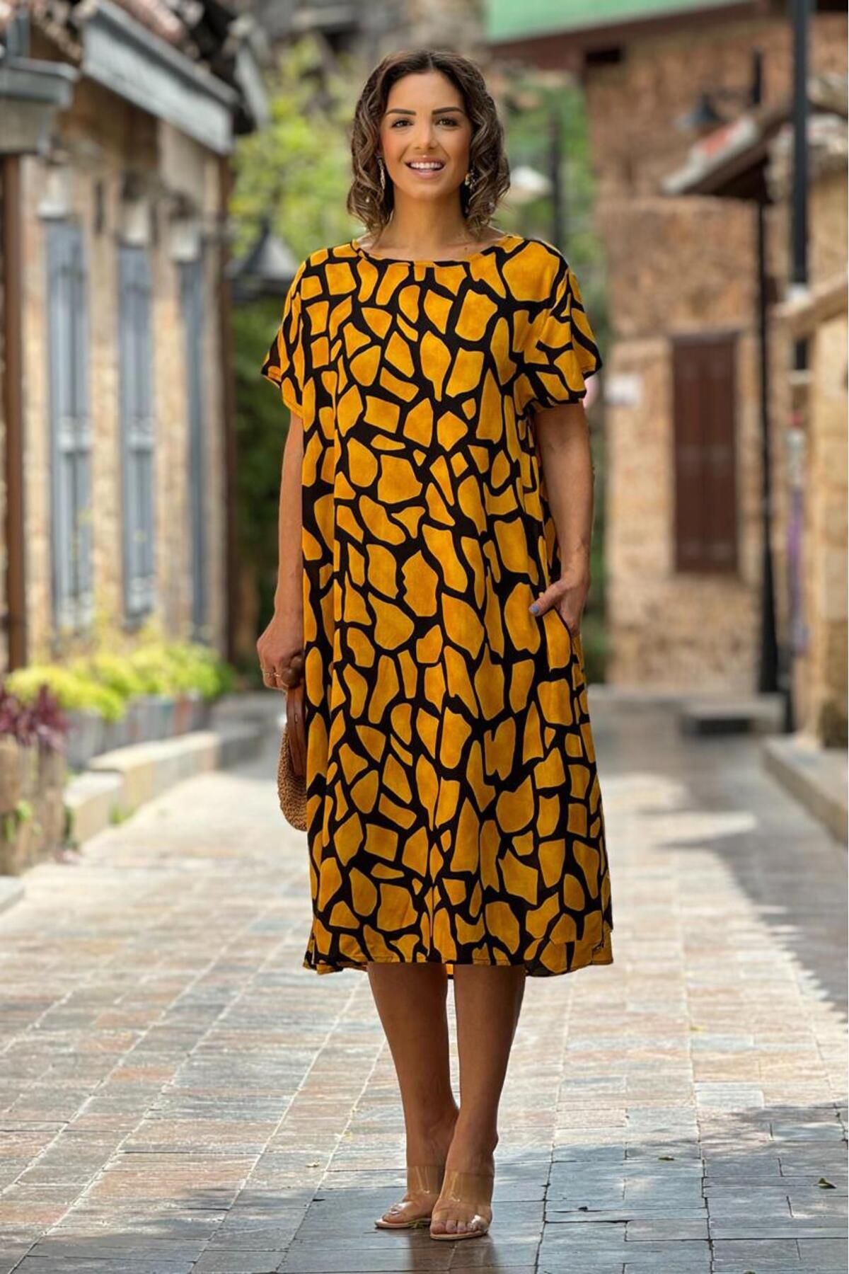 Nevin Kaya Moda Sarı Renk Taş Desenli Elbise