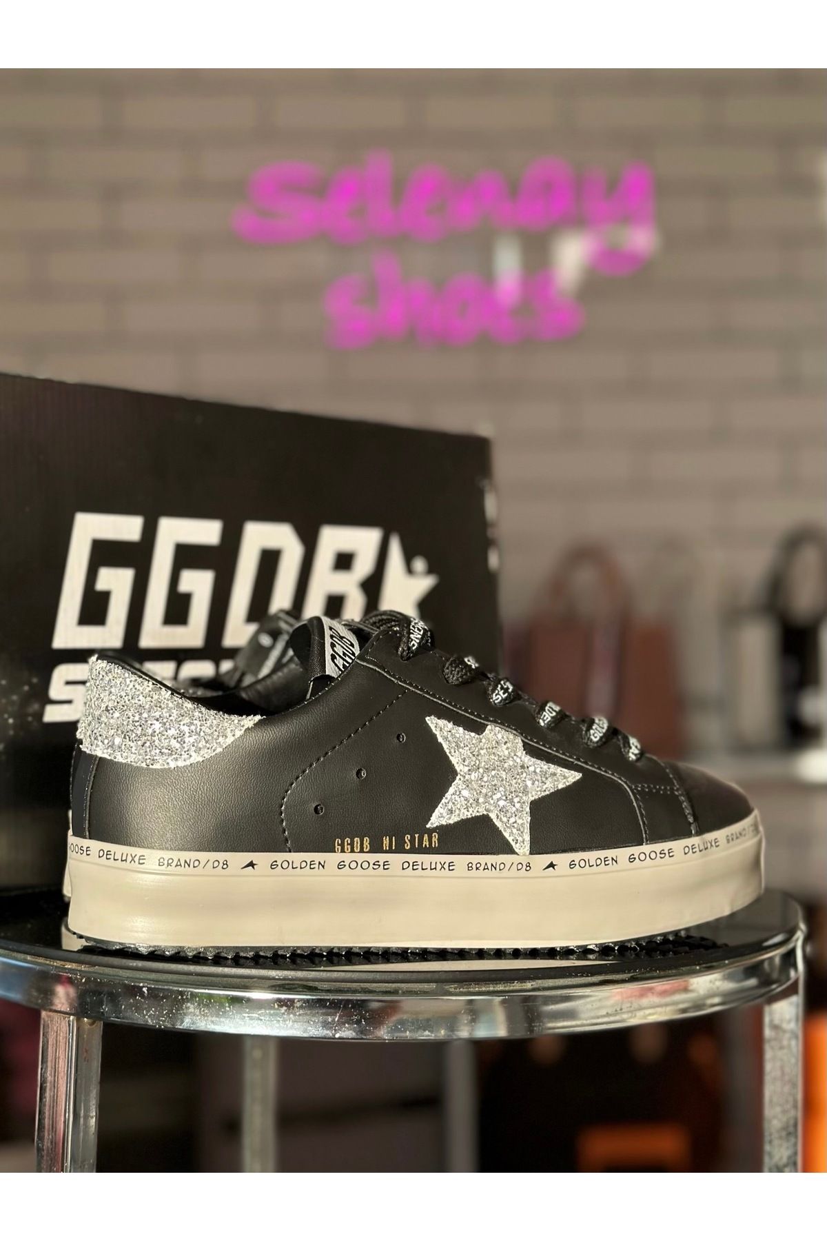 SELENAY BALTAÇ Parlak Yıldız ve yazı detaylı sneaker, bağcıkları yazılı ayakkabı