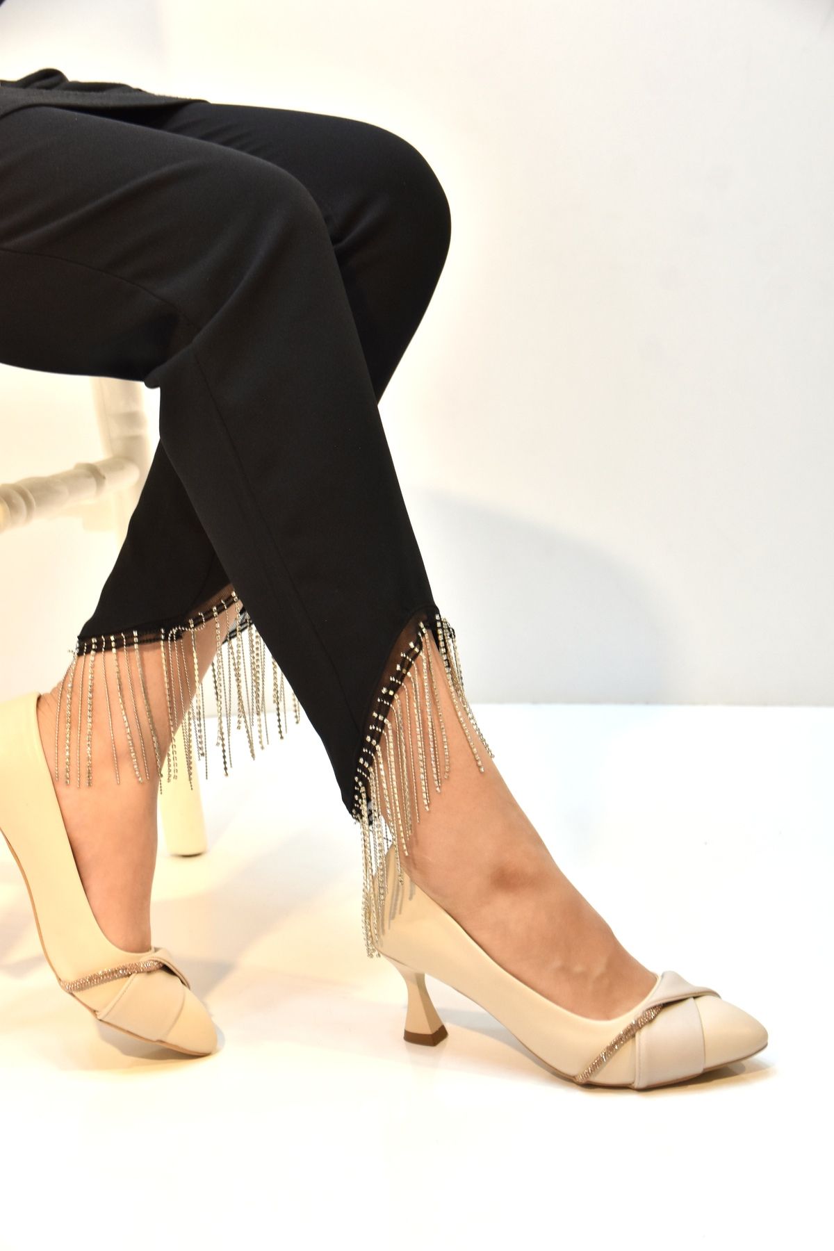 Prego (Rıch&Famous) Taş Biye Detaylı Topuklu Kadın Ayakkabı BEJ