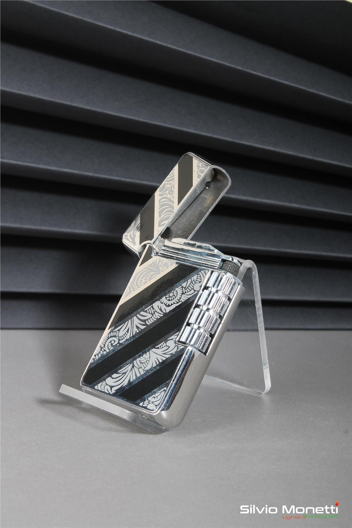 Silvio Monetti Gümüş Siyah Özel Tasarım Kapaklı Model Gazlı Çakmak 24csm813btr01