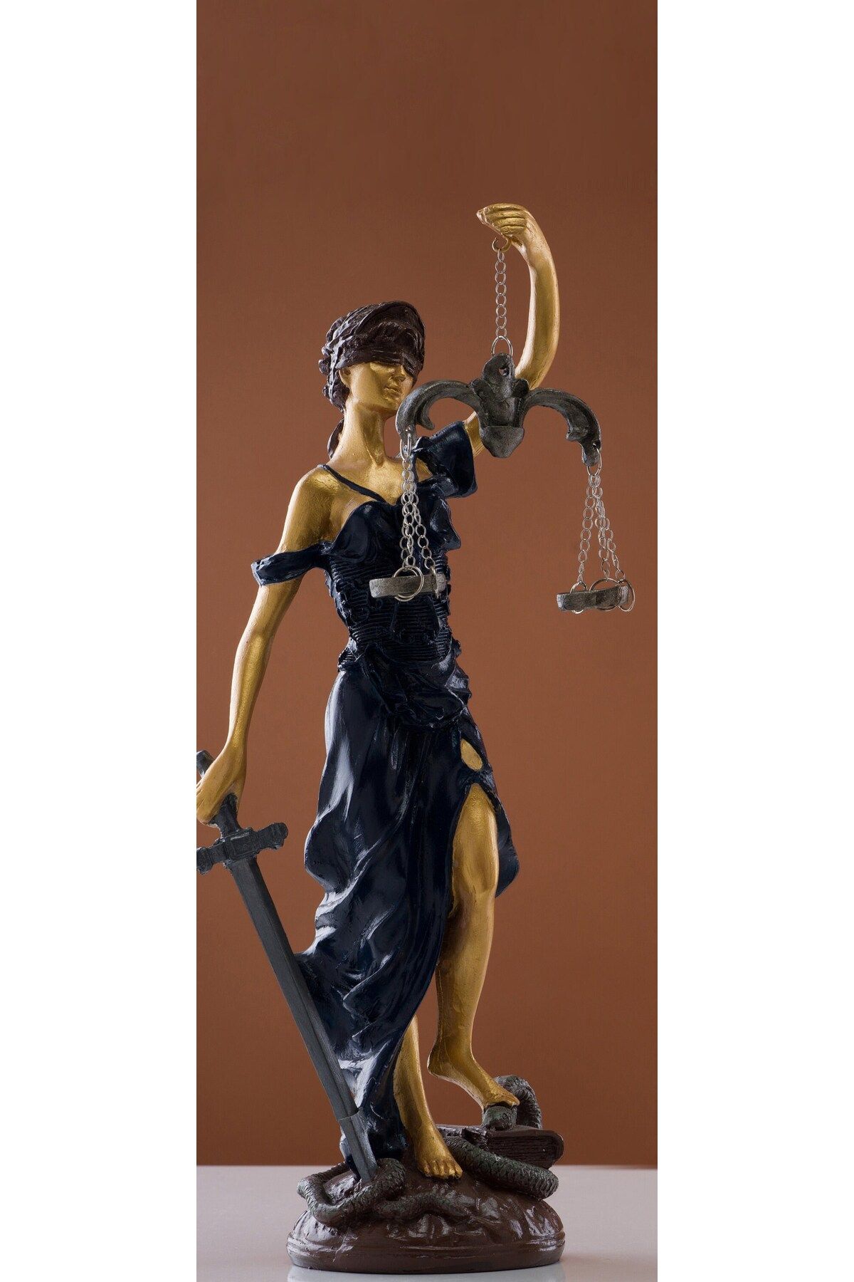 ArkeoArt Design Adalet Kadın Themis: Adaletin Sembolü Antik Yunan Tanrıçası Heykeli, 30 cm