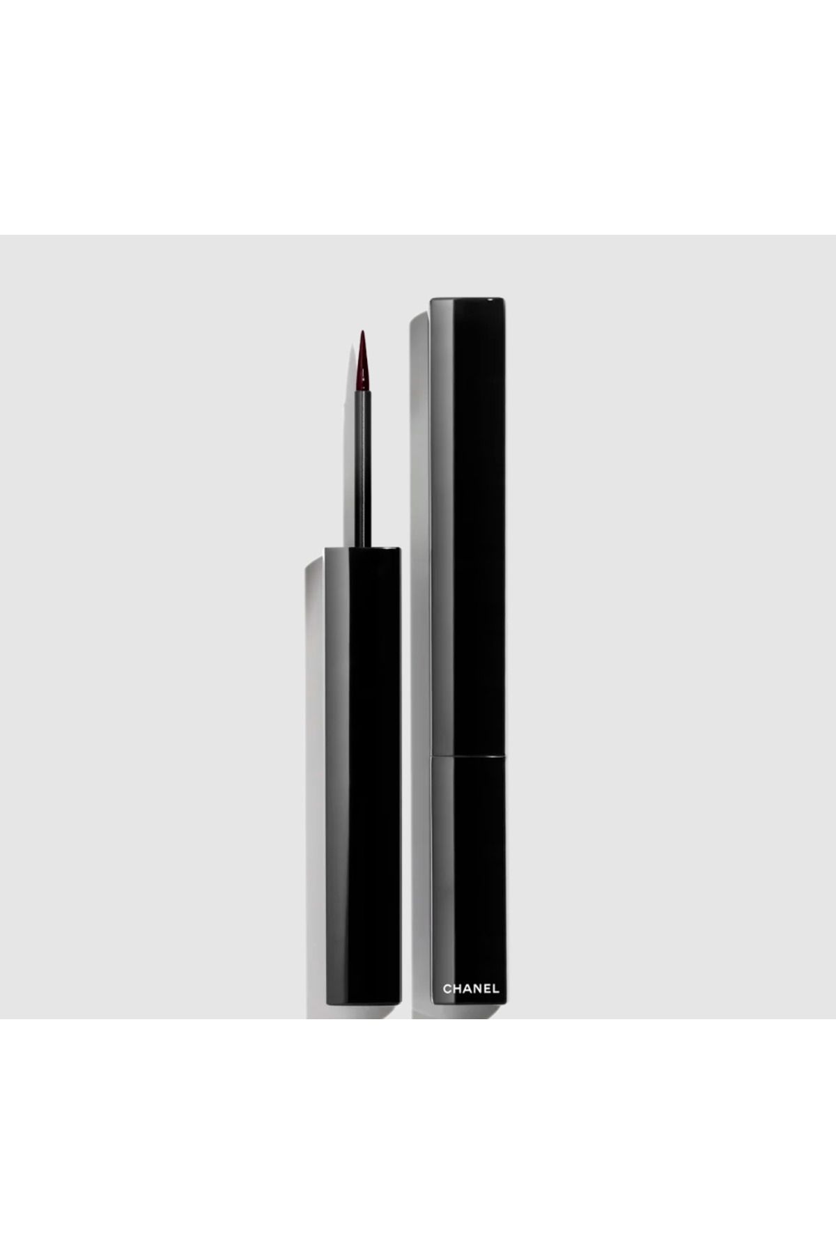 Chanel LE LINER DE CHANEL Suya Dayanıklı Likit Eyeliner Tek dokunuşla kolay uygulama 2.5 ml