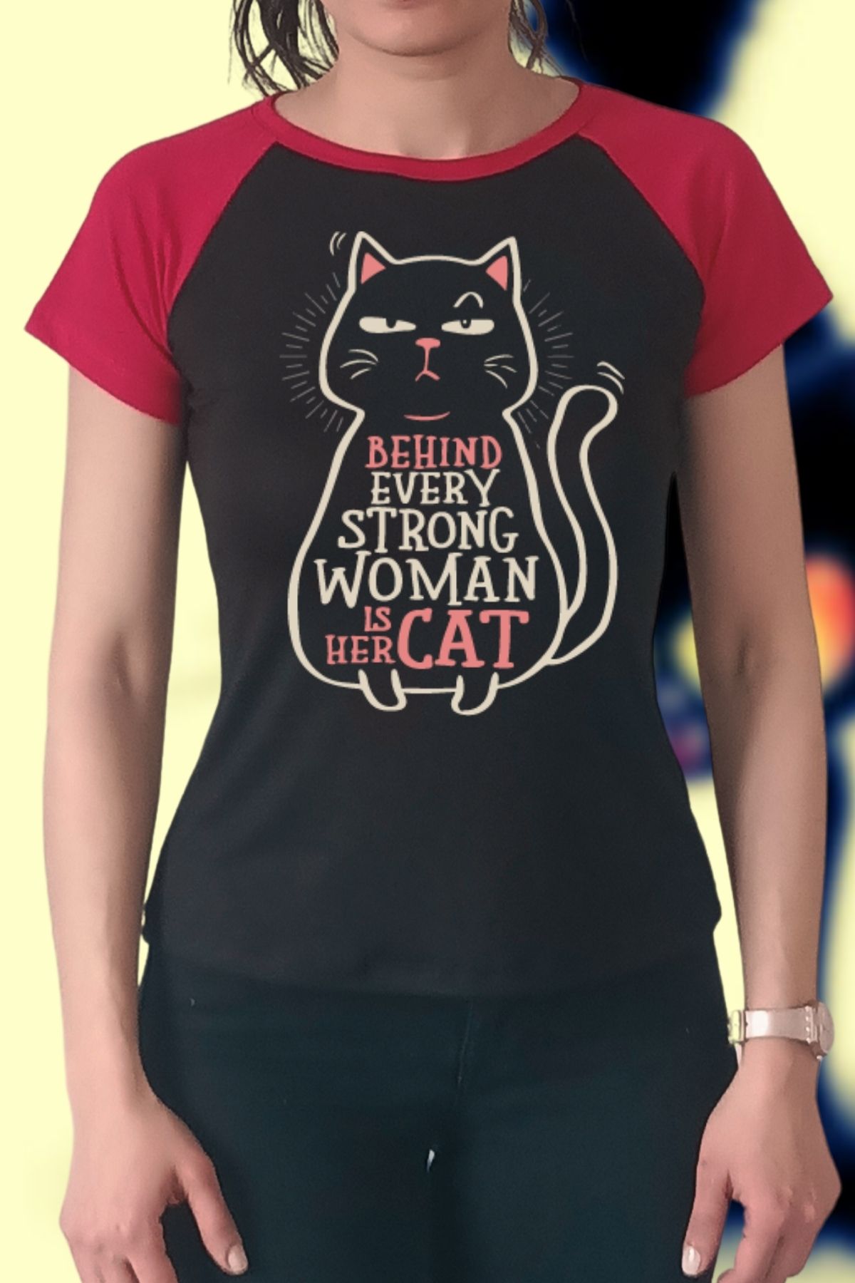 Kurun's Collection Behind Cat Baskılı Reglan Kısa Kol Tshirt