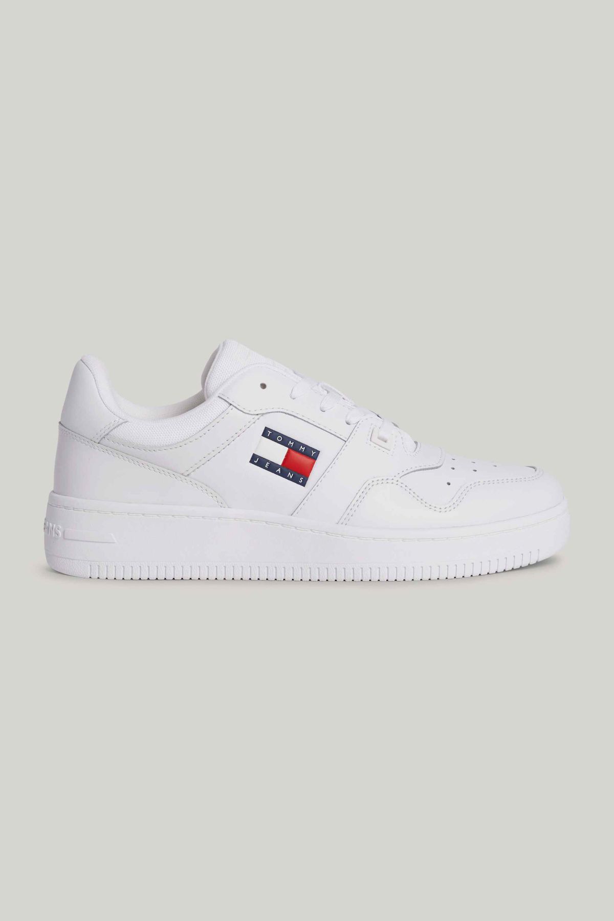 Tommy Hilfiger Erkek Marka Logolu Deri Üst Kauçuk Dış Tabanlı Gündelik Kullanıma Uygun Beyaz Sneaker Em0em01395-Ybr